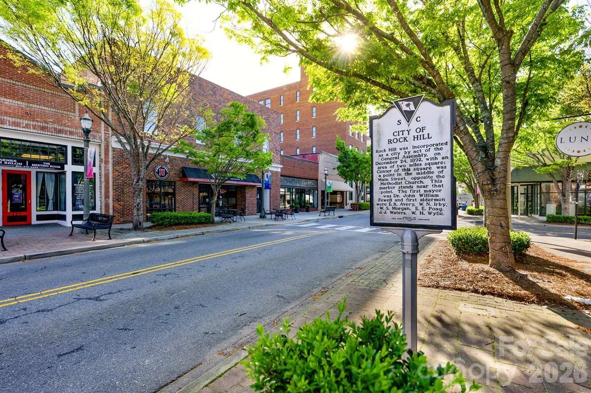 Minutes away from historic downtown Rock Hill - 552 Cape Cod Way, Rock Hill