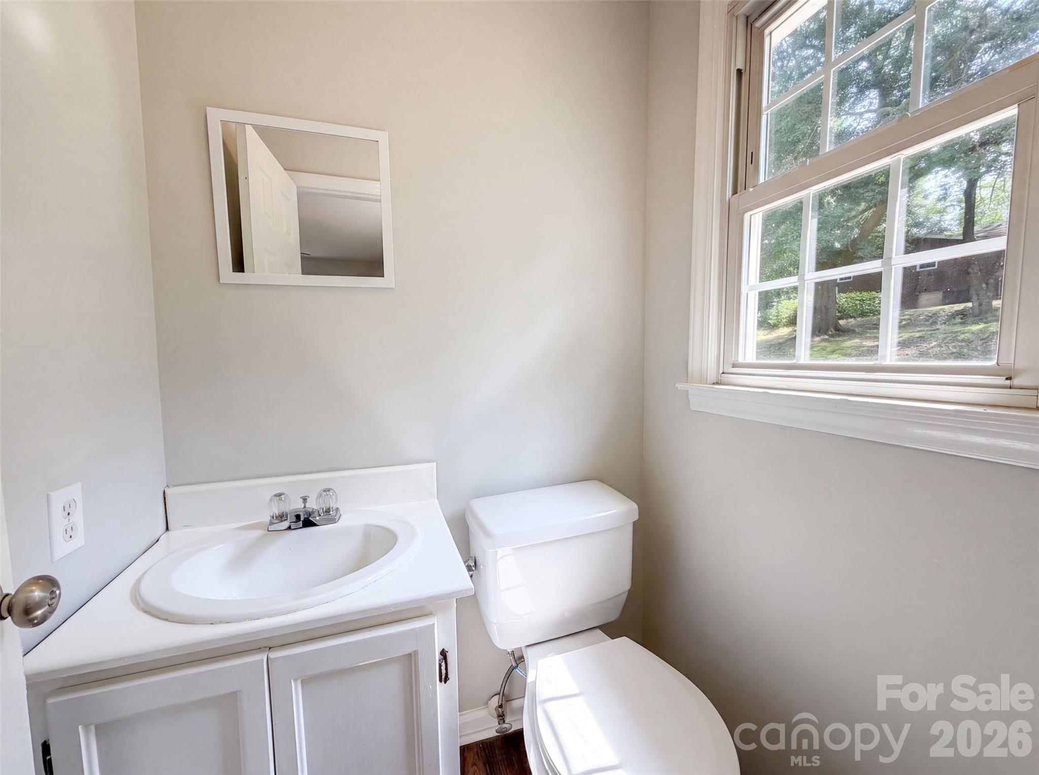 Single Family Residence at 529 Timberlane Drive, Mount Holly, photo 14 of 16