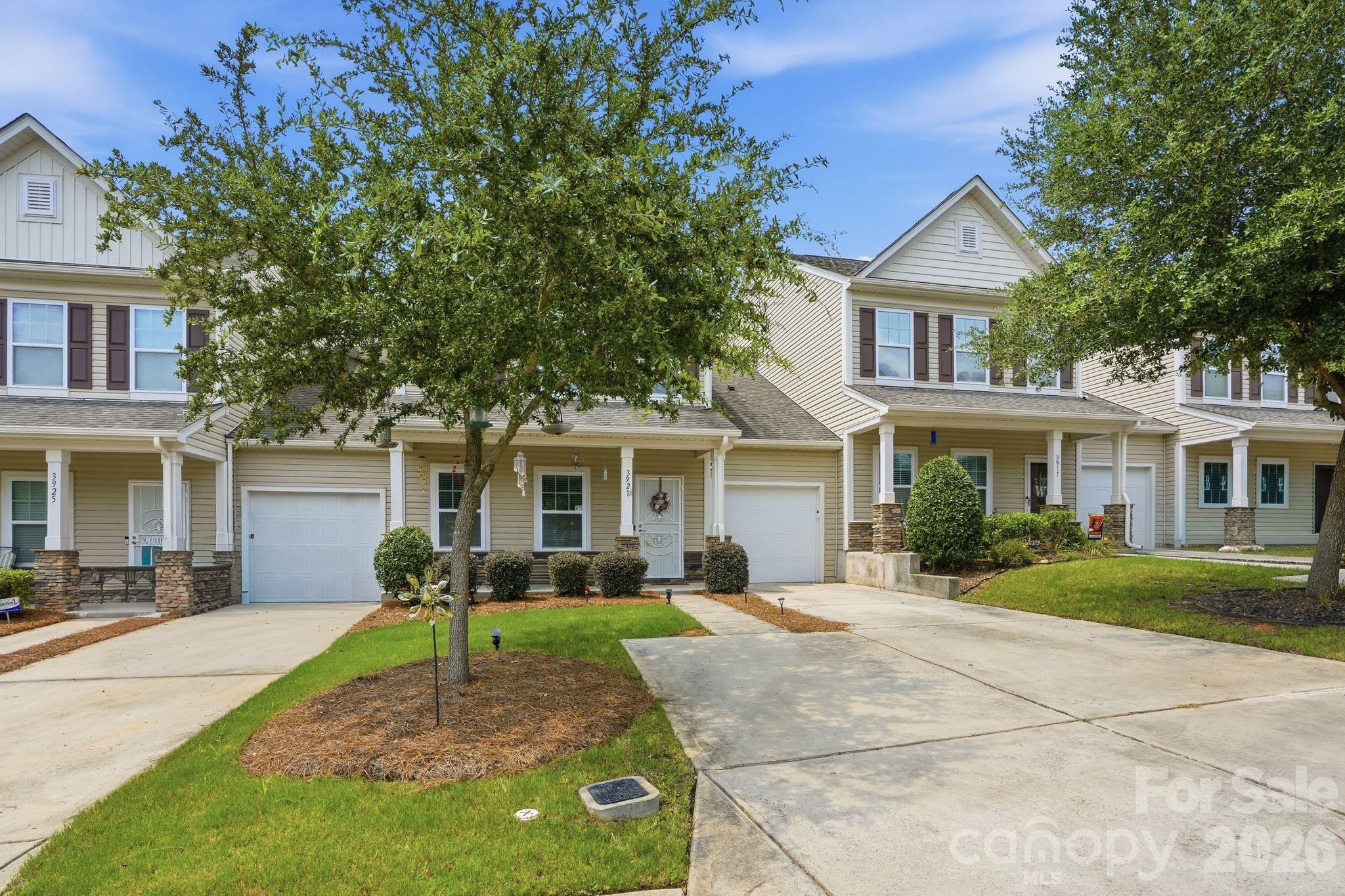 Townhouse at 3921 Bighorn Way, Gastonia, photo 2 of 26