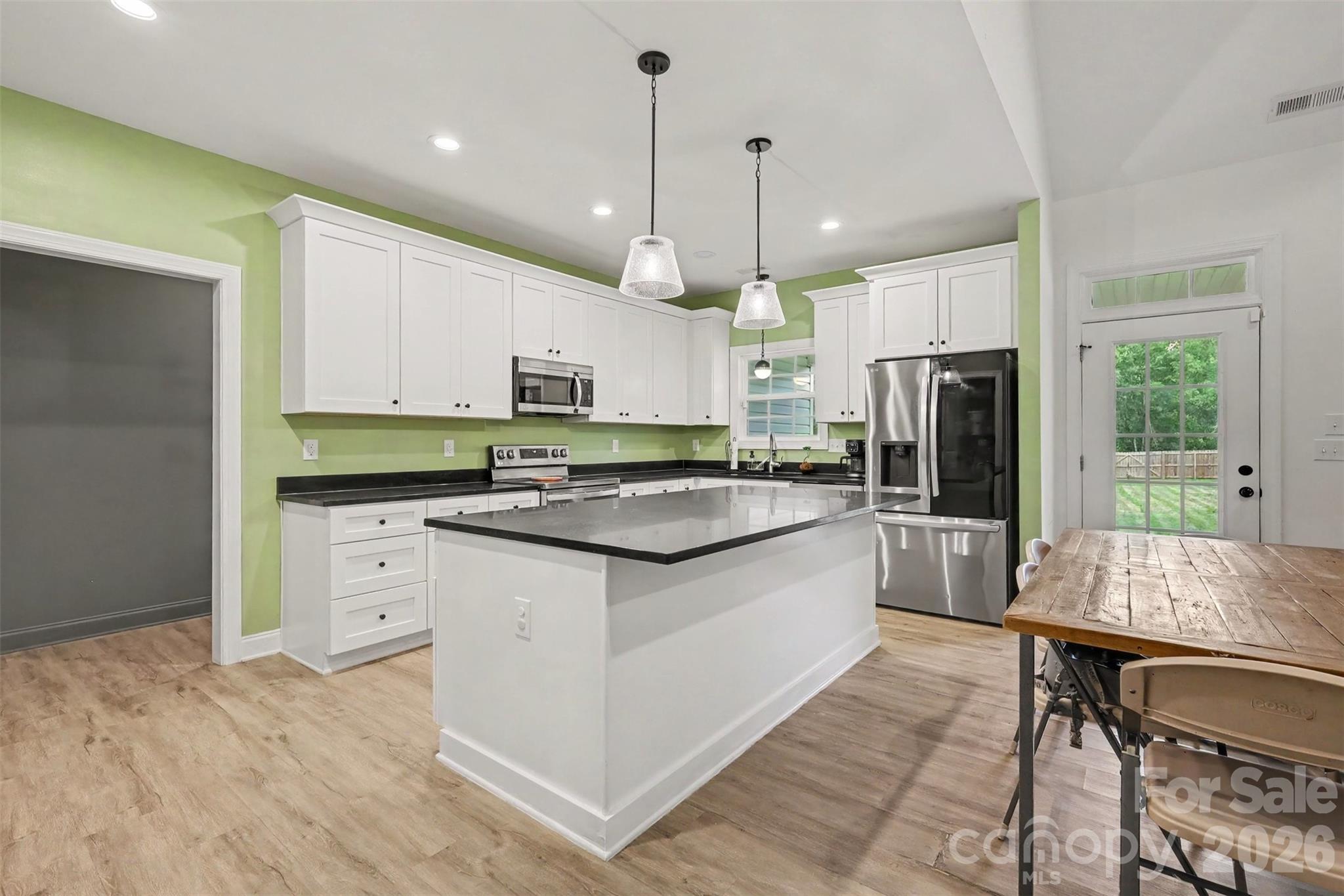 Single Family Residence at 1424 Autumnwood Drive, Rock Hill, photo 6 of 32