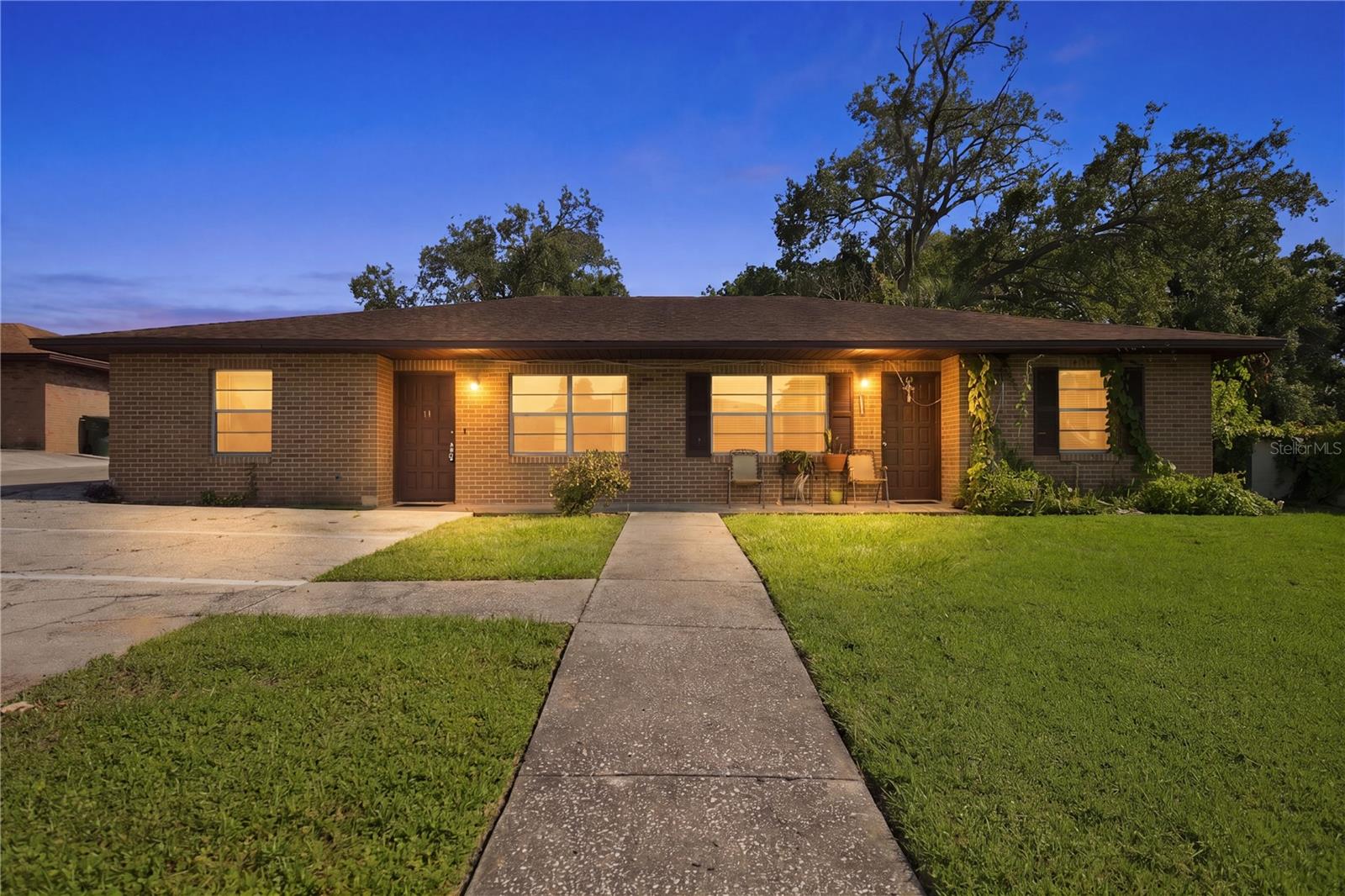 101 LAKE HUNTER DR #11