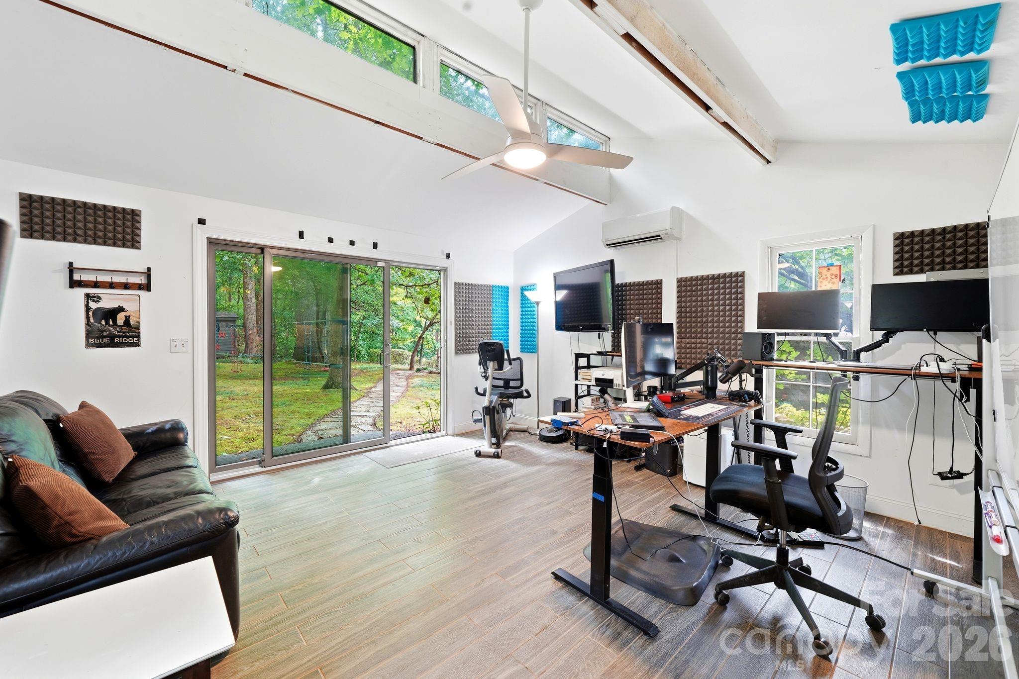 Detached Building App. 260 square feet, climate controlled. - 515 Dogwood Lane, Belmont