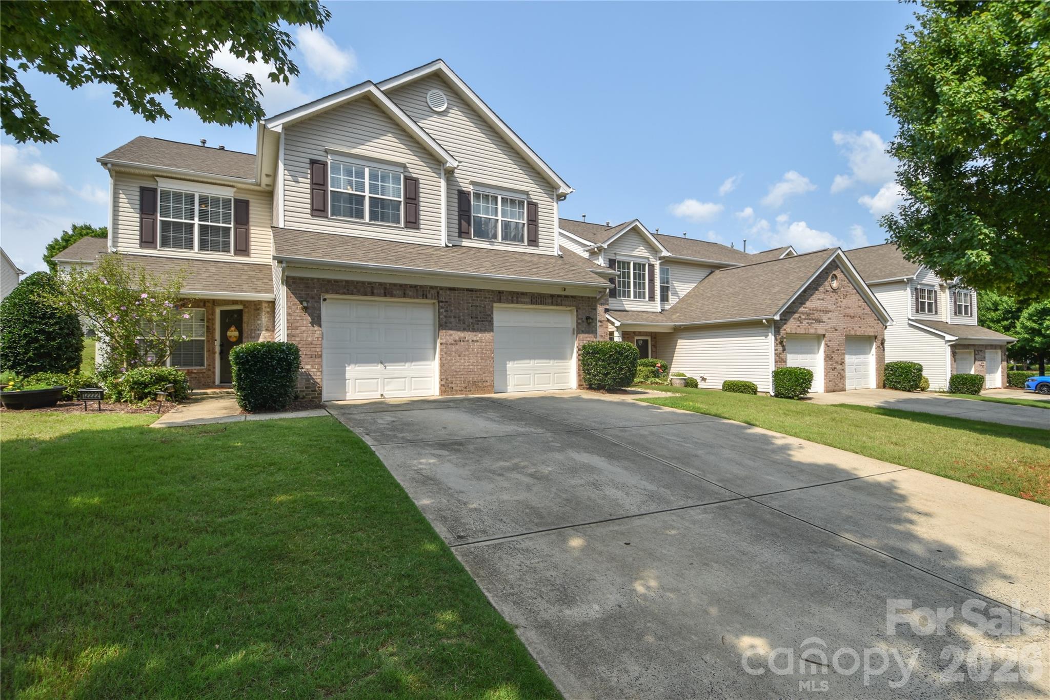 Townhouse at 12222 Stratfield Place Circle, Pineville, photo 2 of 33