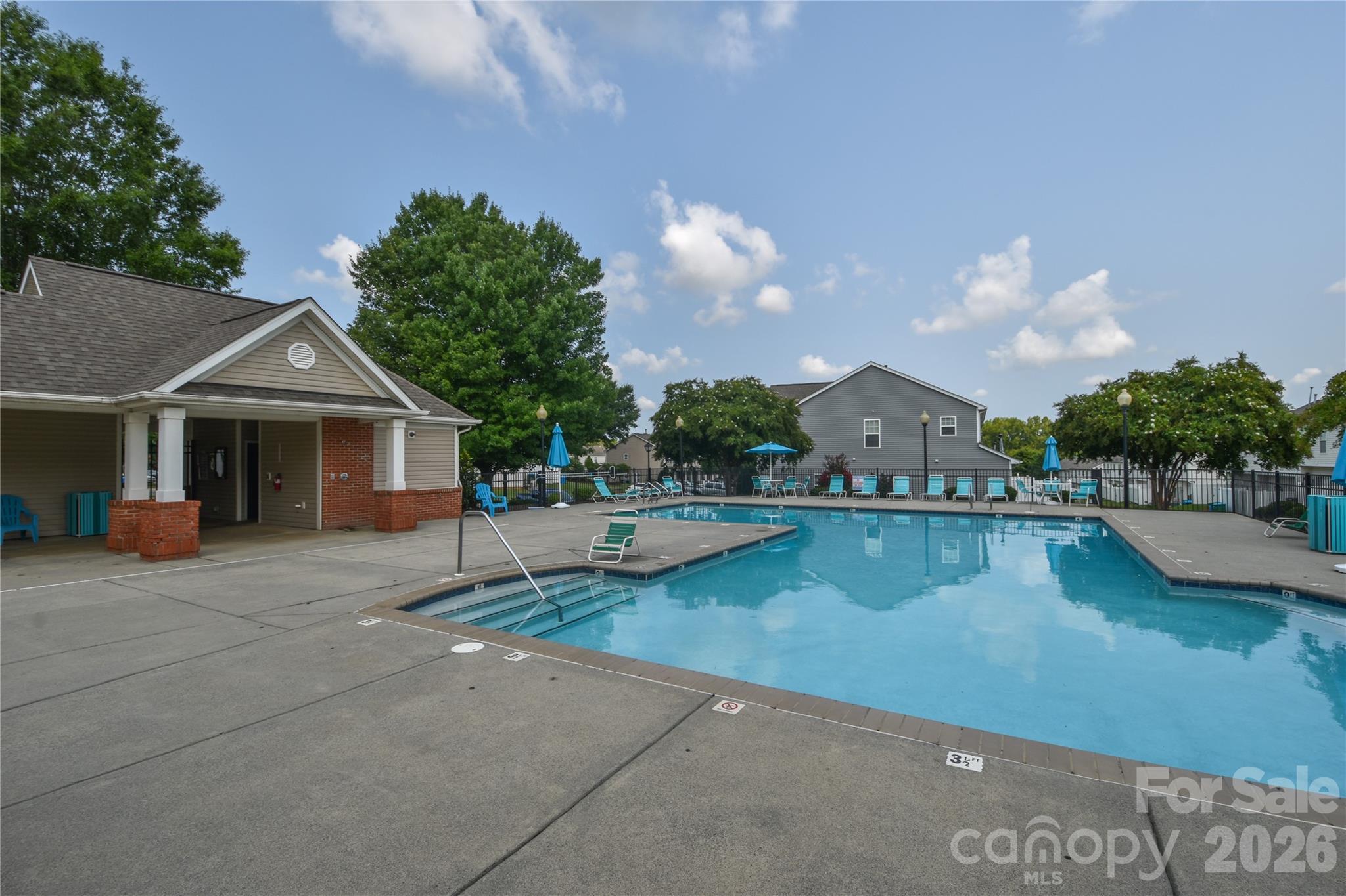Townhouse at 12222 Stratfield Place Circle, Pineville, photo 3 of 33