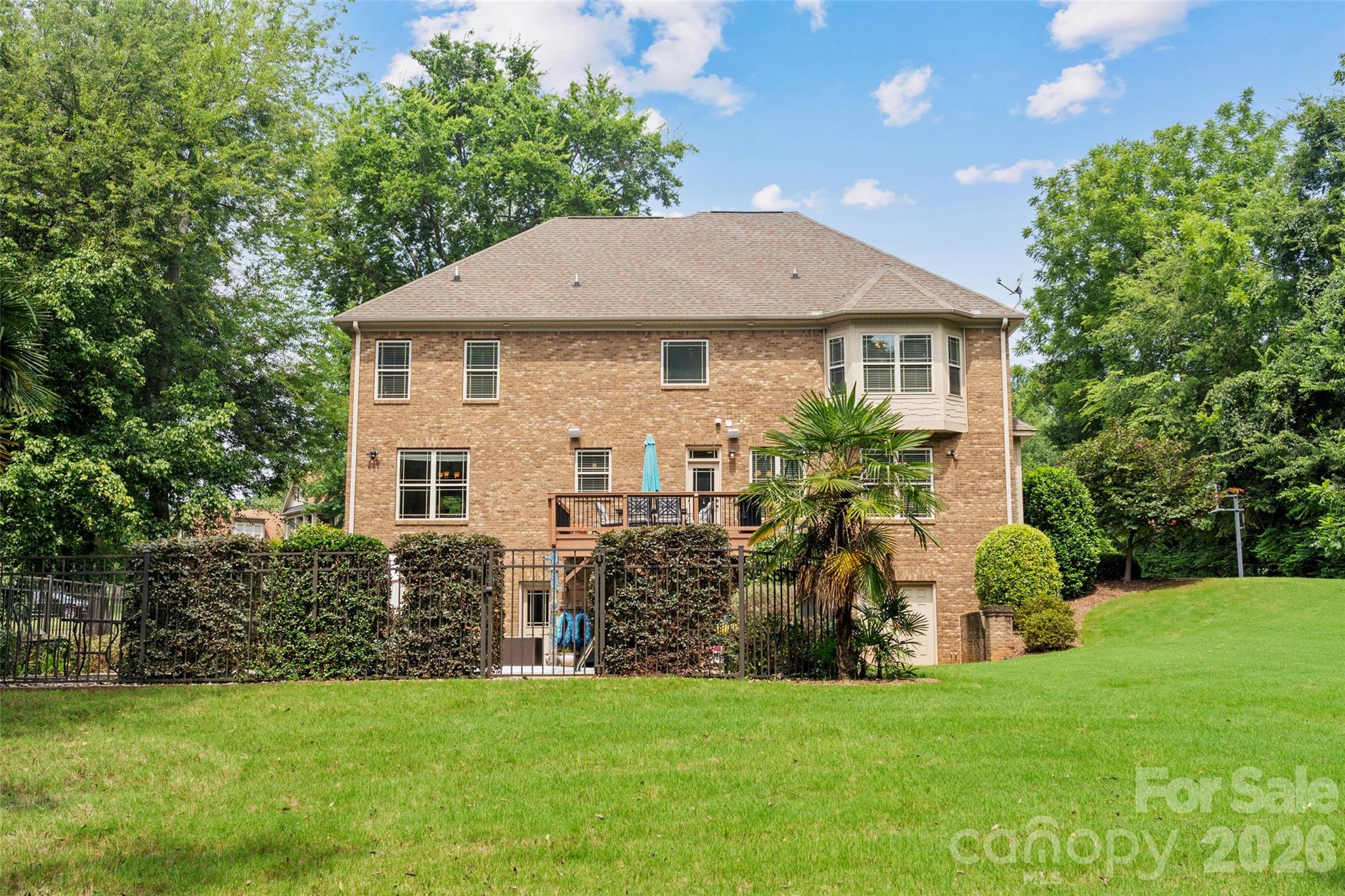 Single Family Residence at 314 Stone Cliff Lane, Lake Wylie, photo 38 of 43