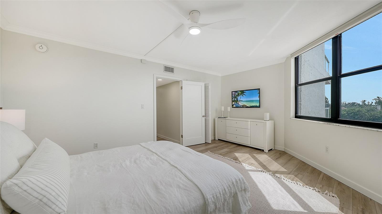 Condominium at 1000 LONGBOAT CLUB RD #403, LONGBOAT KEY, photo 37 of 89