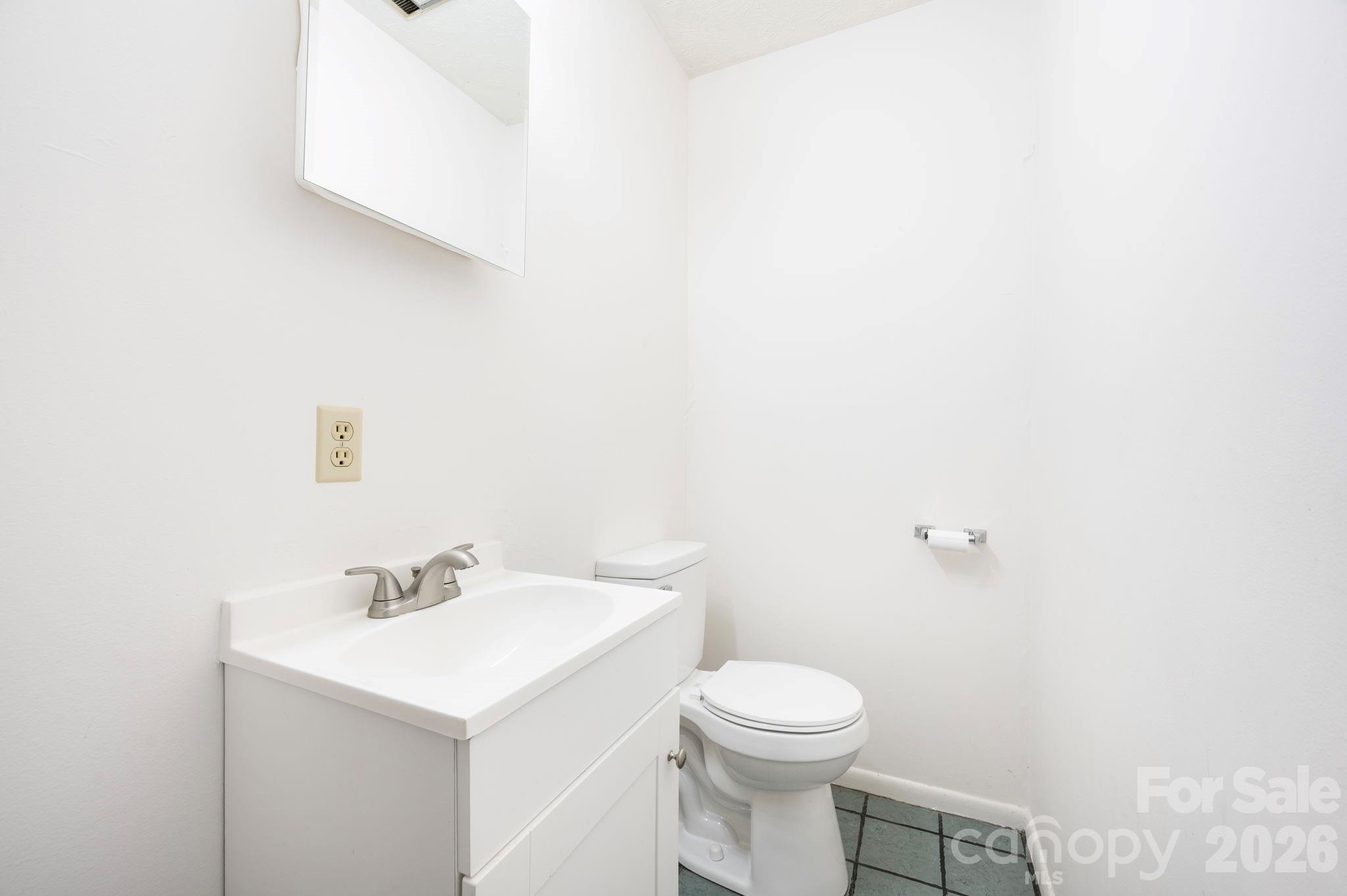 Single Family Residence at 400 Hiawassee Avenue, Black Mountain, photo 12 of 24