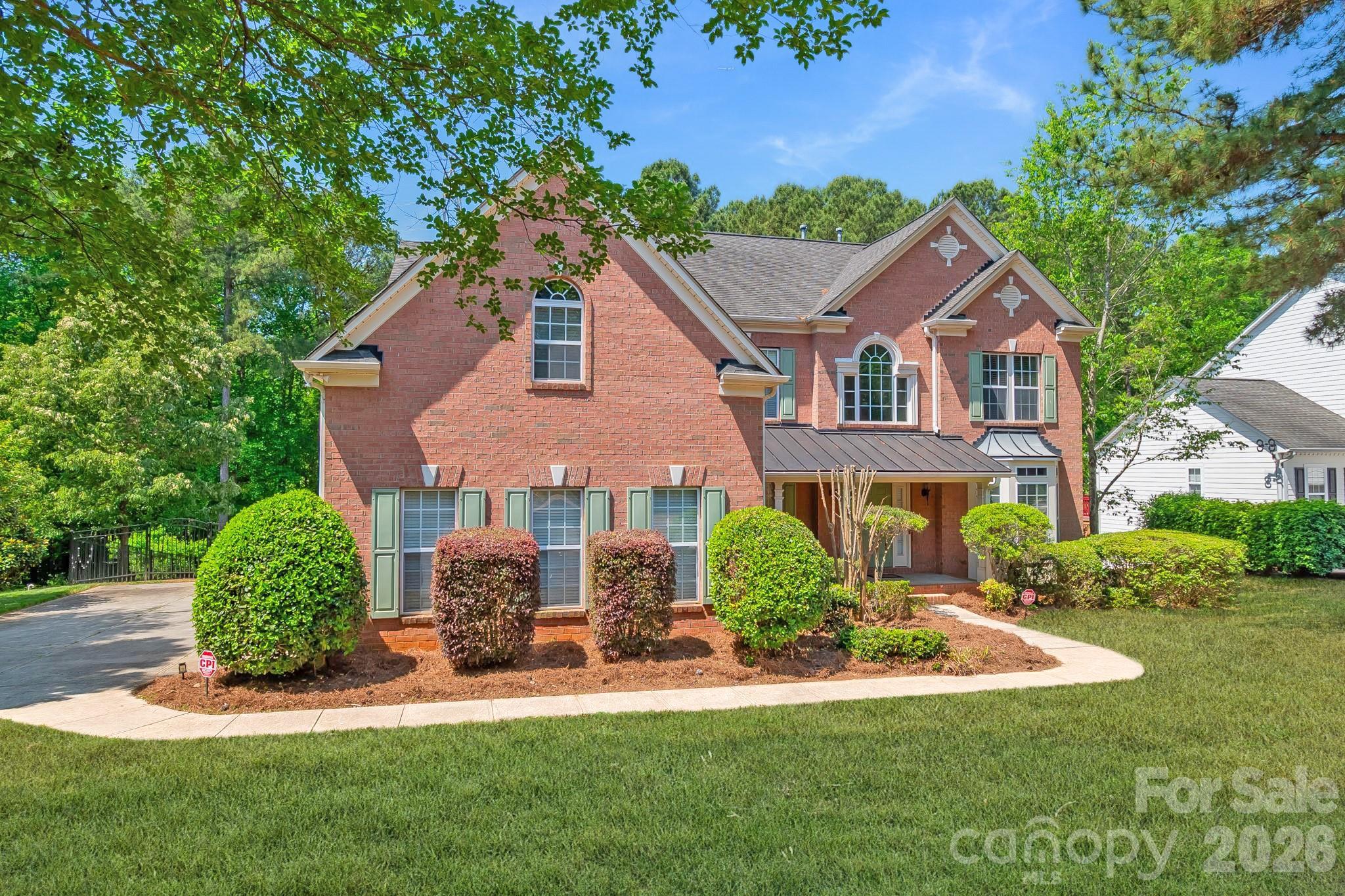 Single Family Residence at 124 Whiterock Drive, Mount Holly, photo 3 of 47