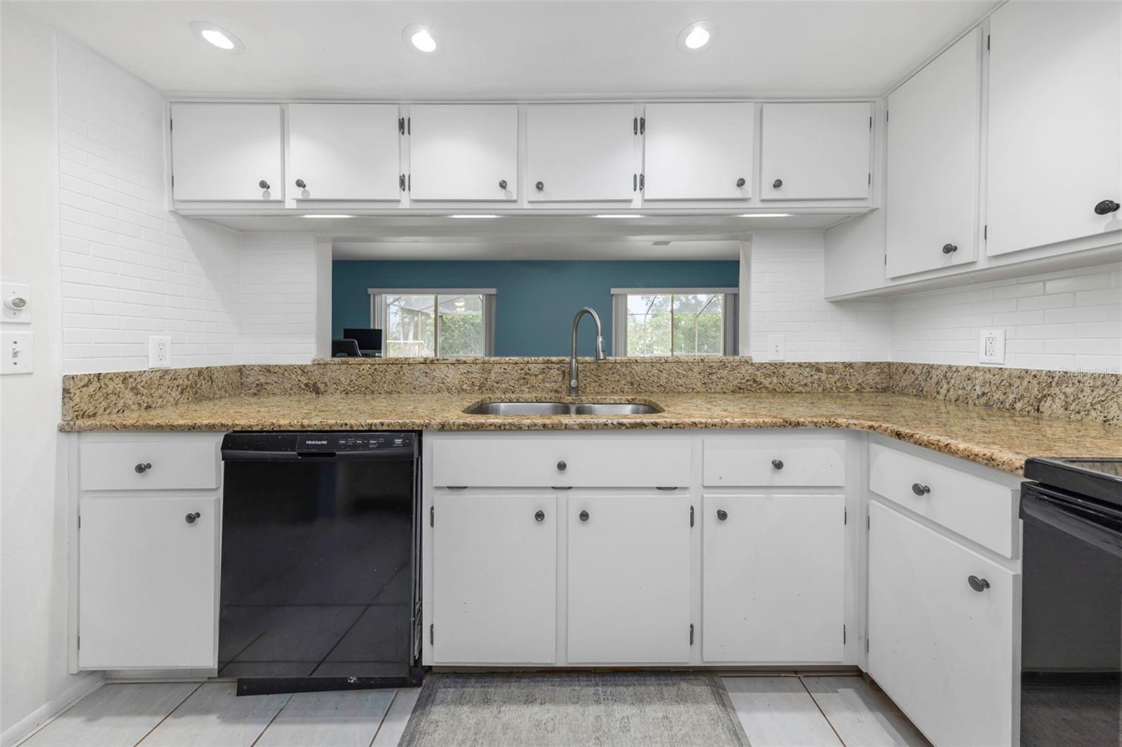 Kitchen - 9237 AMAZON DR, NEW PORT RICHEY