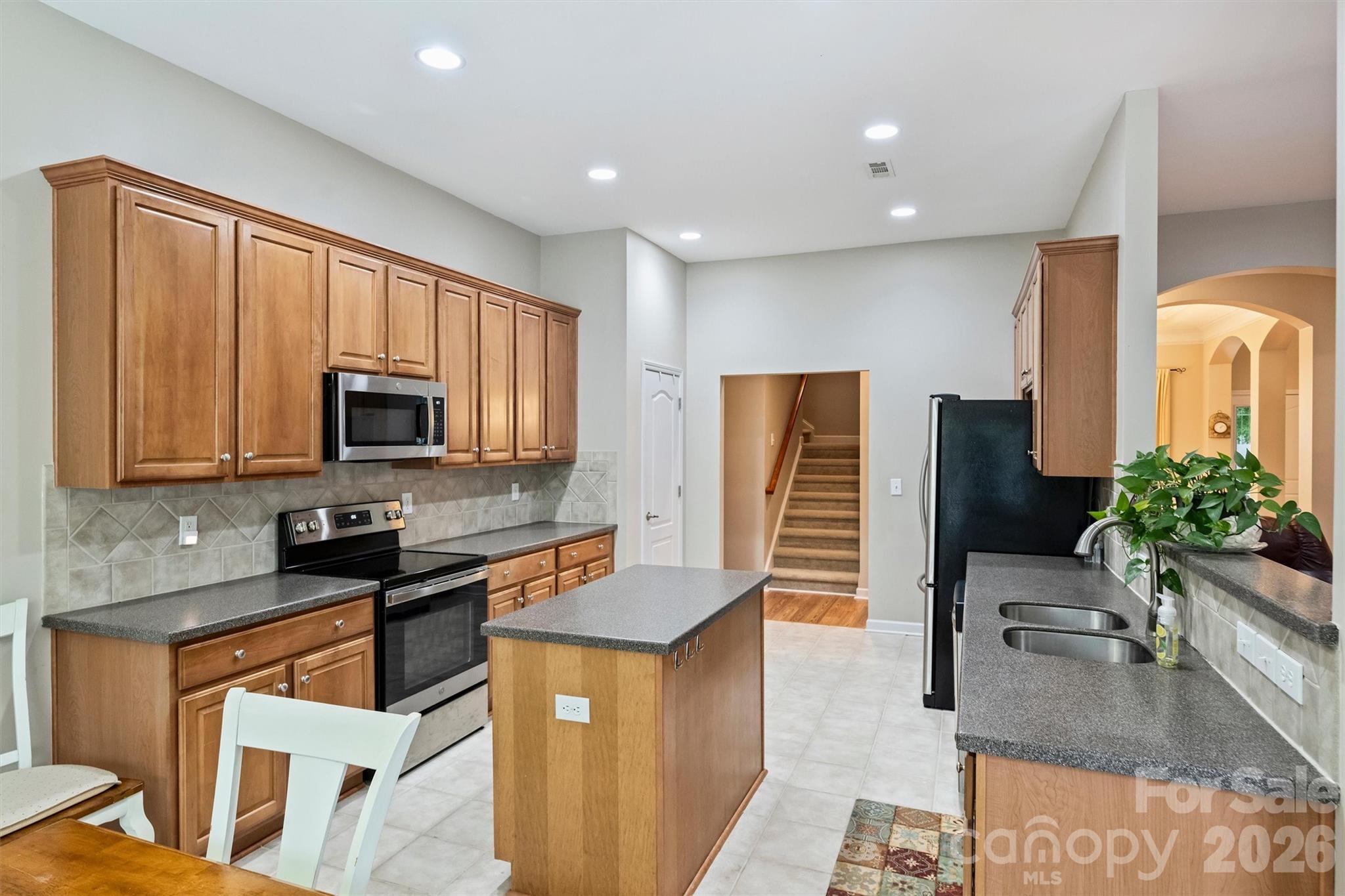 Single Family Residence at 713 Trailhead Lane, Fort Mill, photo 11 of 48