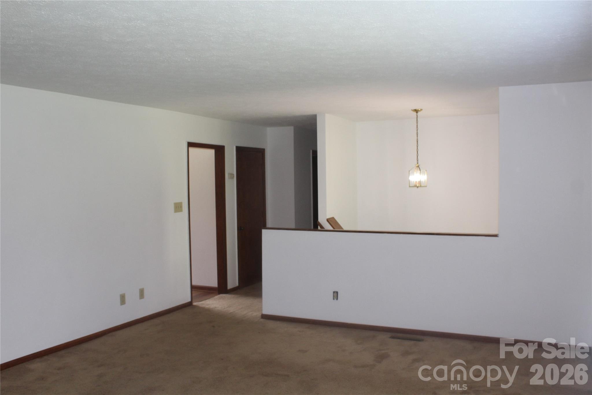 Single Family Residence at 205 Inglewood Drive, Morganton, photo 7 of 34