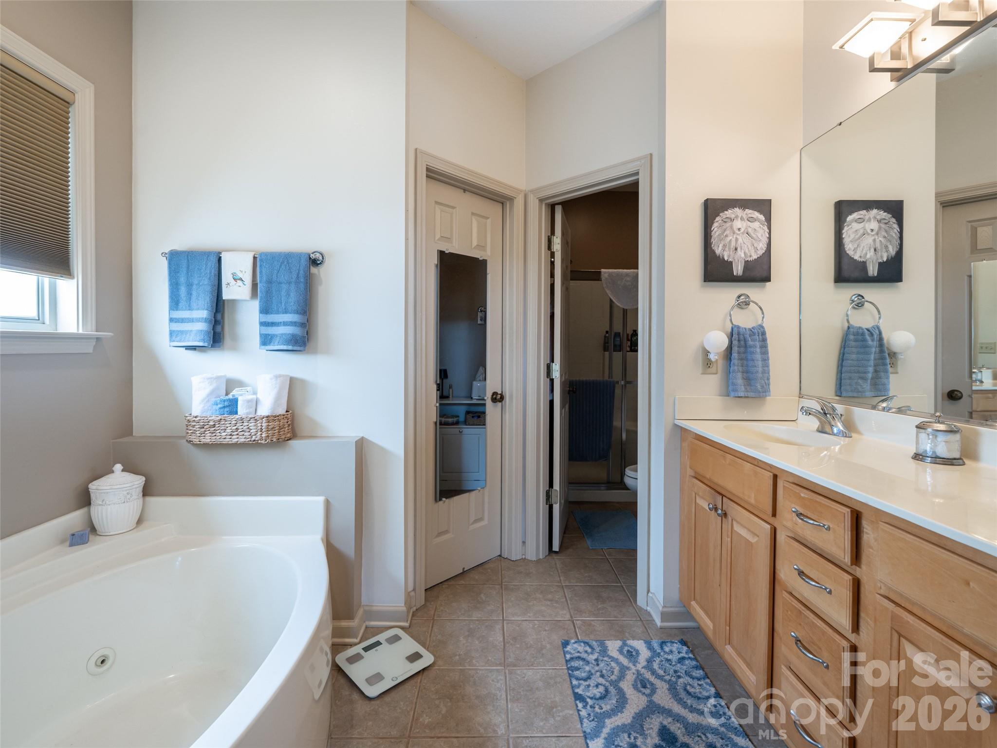 Single Family Residence at 80 Driftstone Circle, Arden, photo 15 of 31