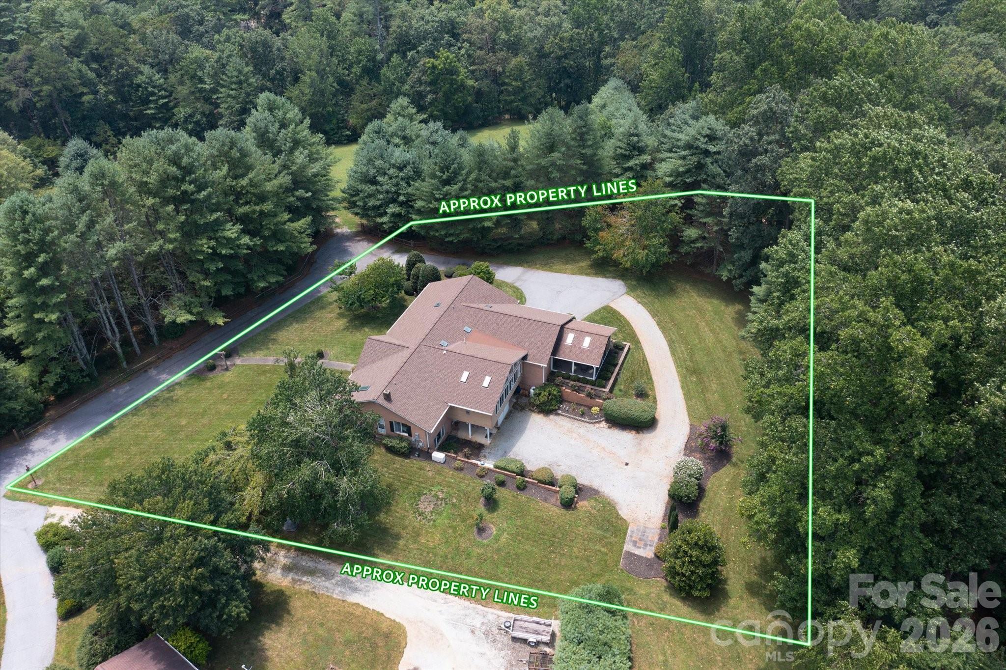 Large, level, private lot - 12 Highlander Lane, Hendersonville
