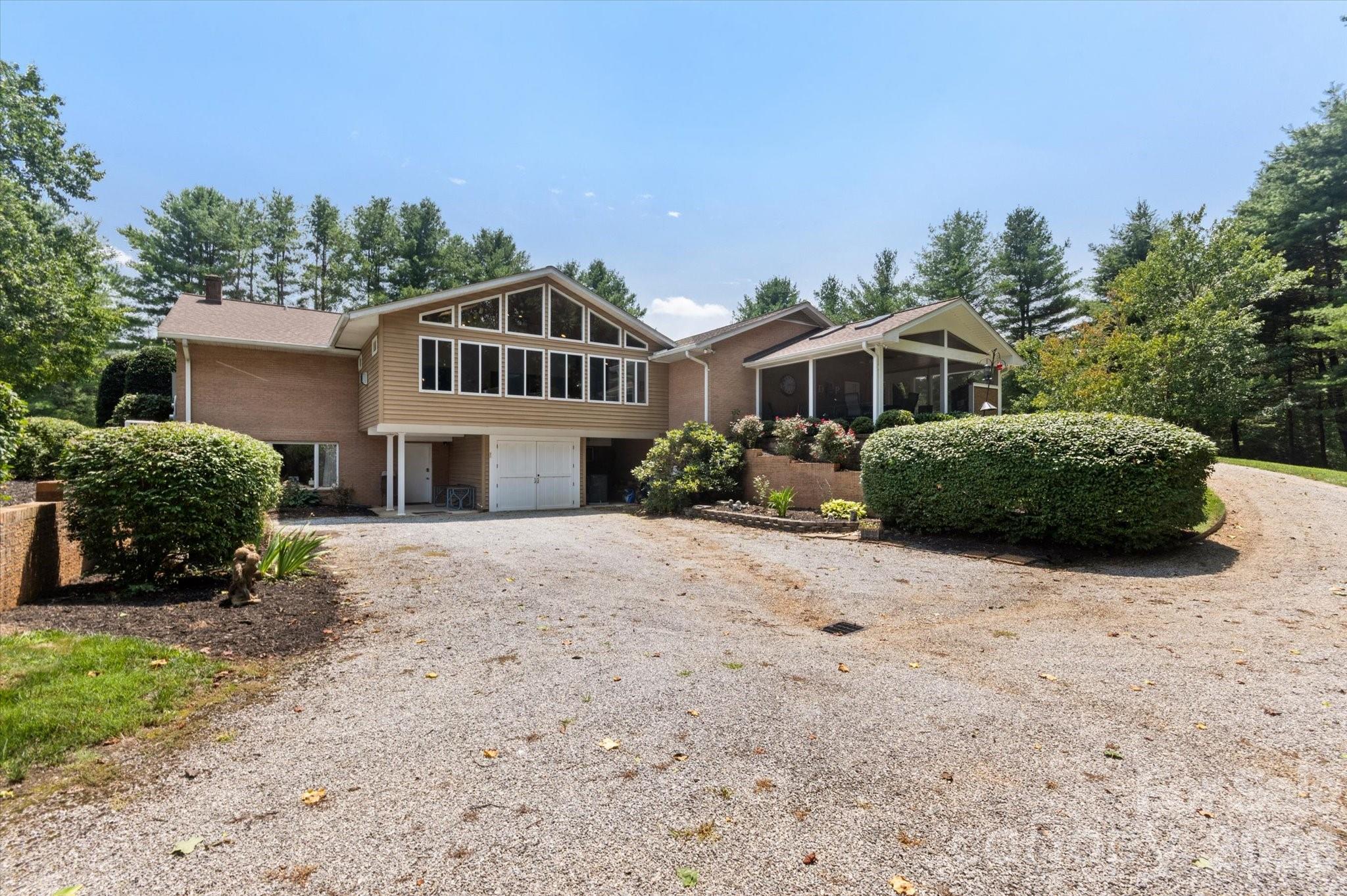 Single Family Residence at 12 Highlander Lane, Hendersonville, photo 28 of 39