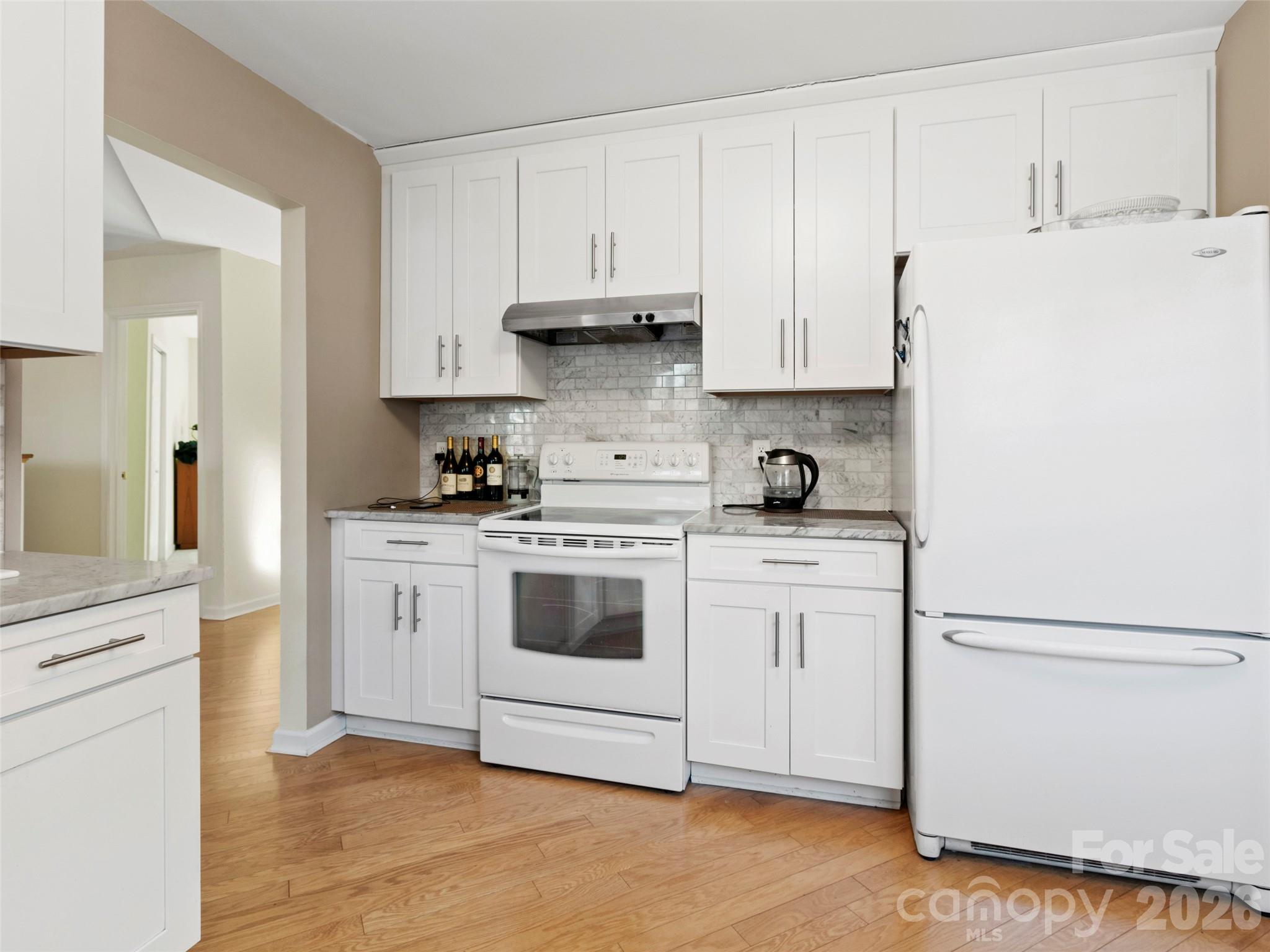 Single Family Residence at 305 Ewarts Hill Road, Hendersonville, photo 7 of 35