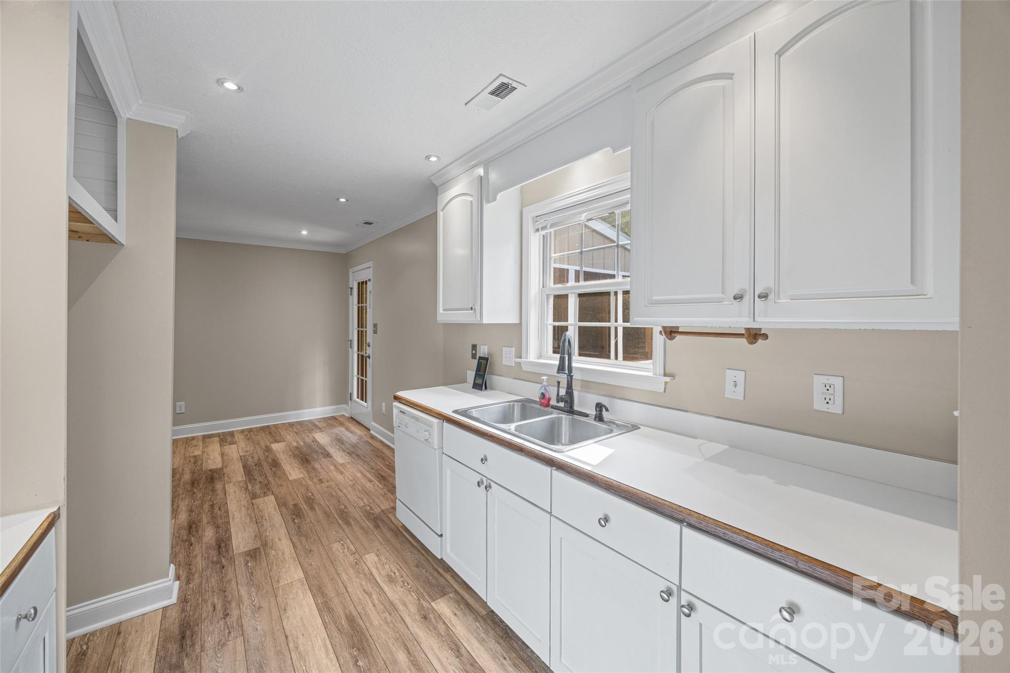 Kitchen view showing dining area - 5408 Mallard Lane, Gastonia