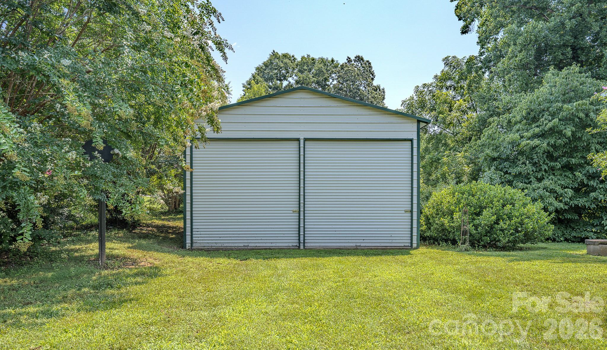 30' X 23' garage w electricity - 1169 Burkehurst Avenue, Morganton