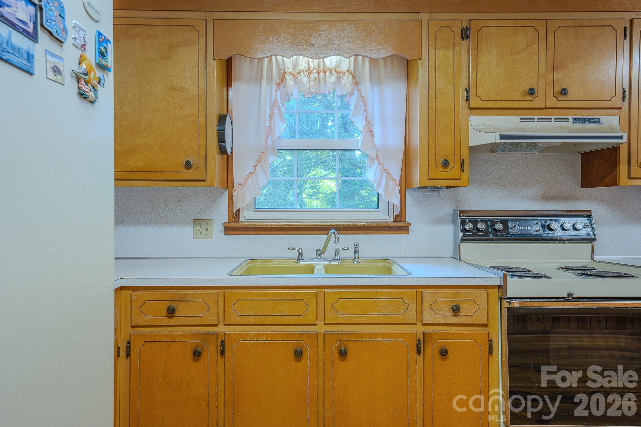 Kitchen - 1169 Burkehurst Avenue, Morganton