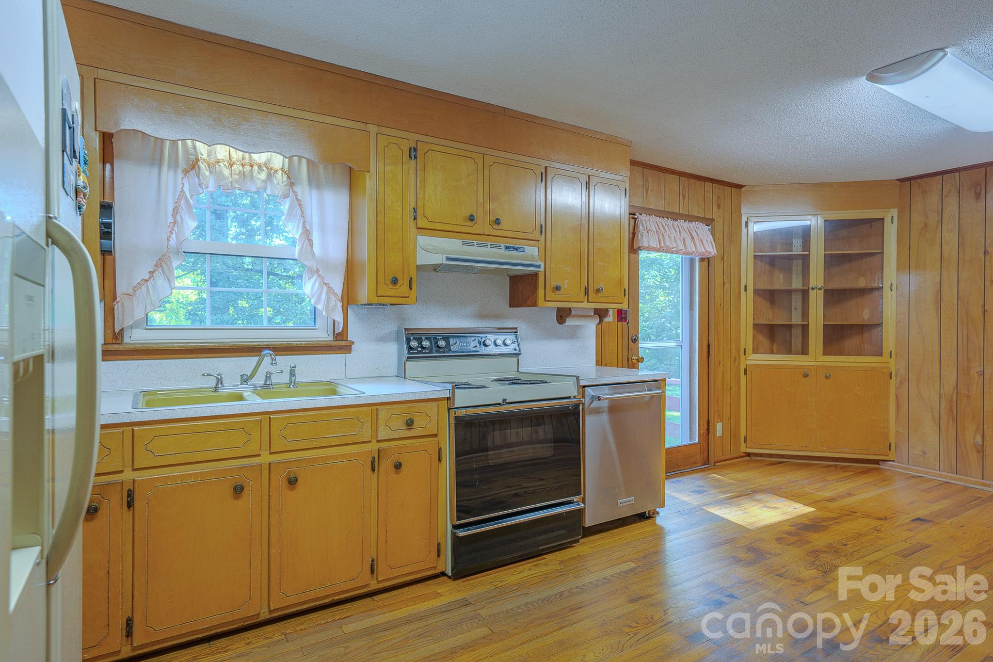 Single Family Residence at 1169 Burkehurst Avenue, Morganton, photo 12 of 33
