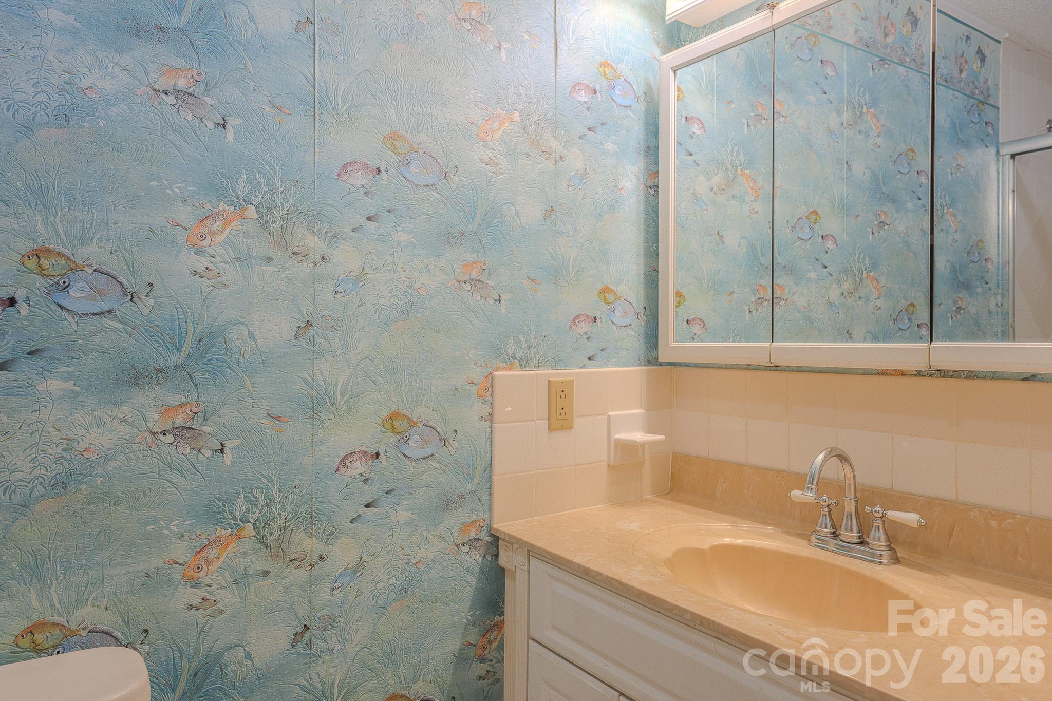 Guest Bathroom - 1169 Burkehurst Avenue, Morganton