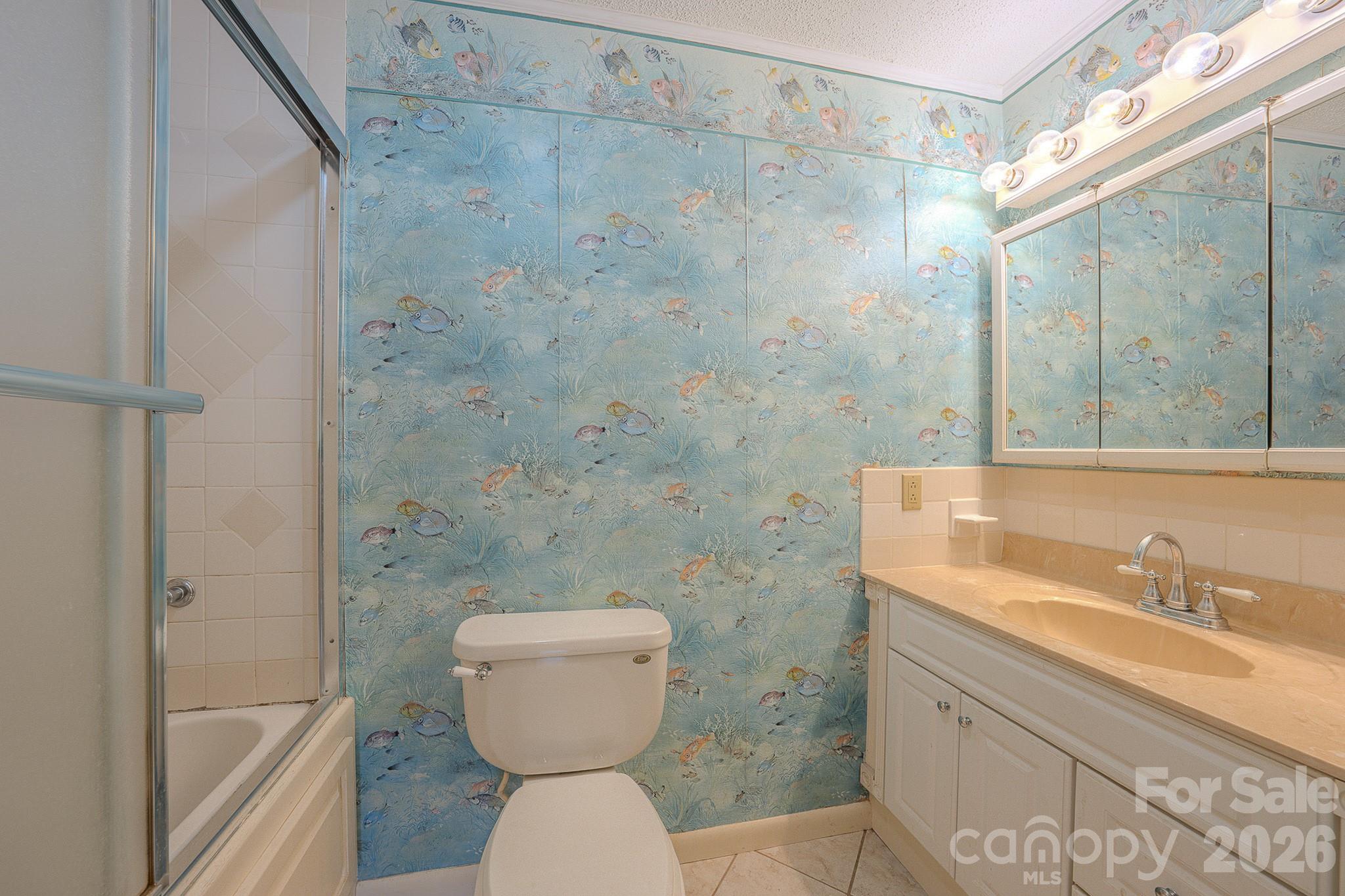 Guest Bathroom - 1169 Burkehurst Avenue, Morganton