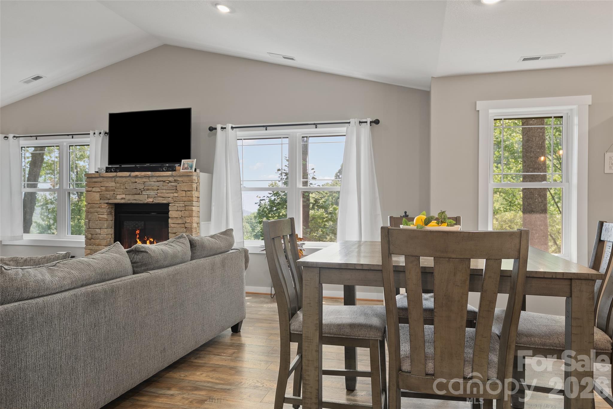 Single Family Residence at 297 Triple Creek Drive, Clyde, photo 9 of 39