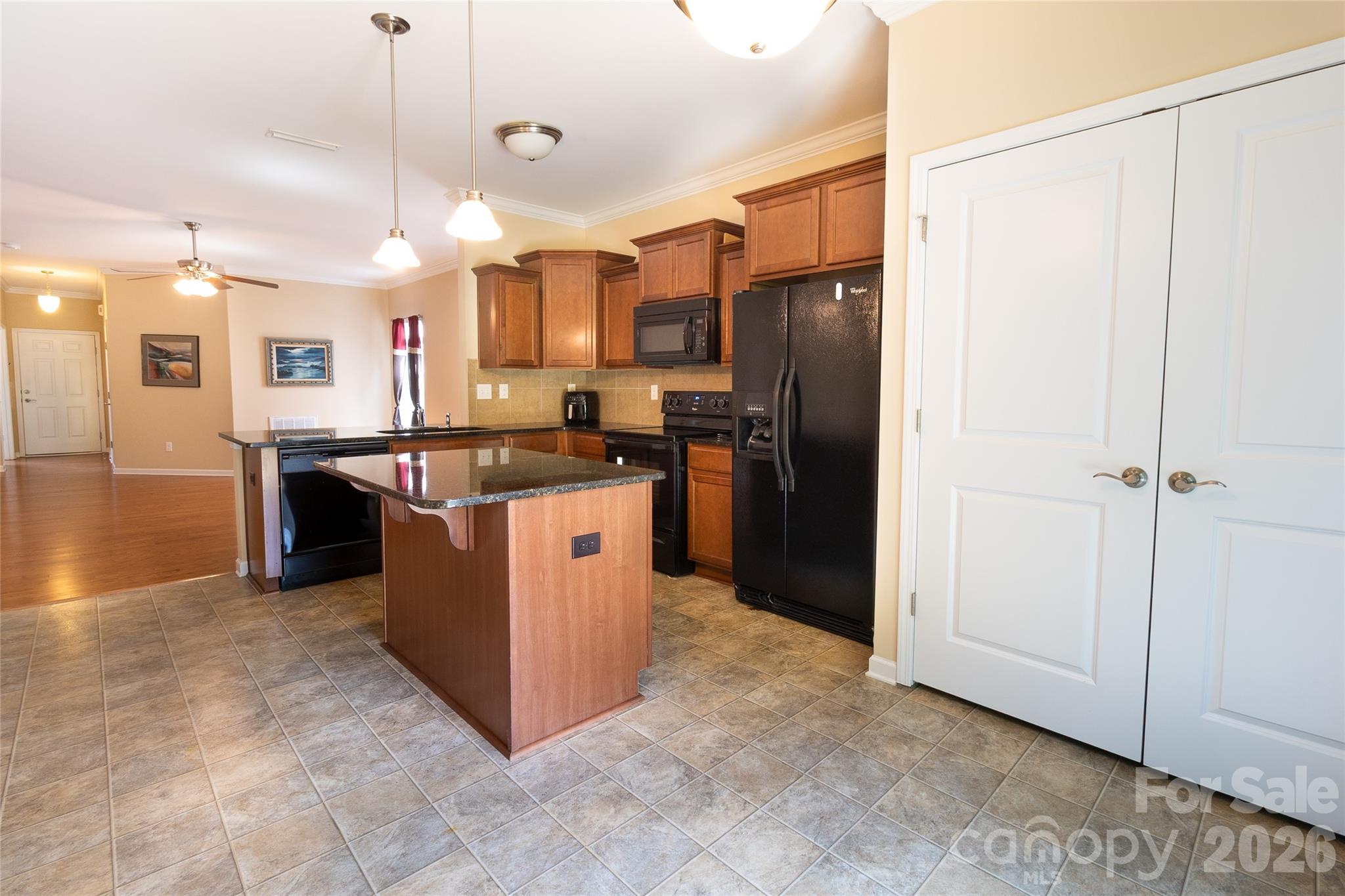 Single Family Residence at 5061 Newport Lakes Drive, Rock Hill, photo 6 of 20