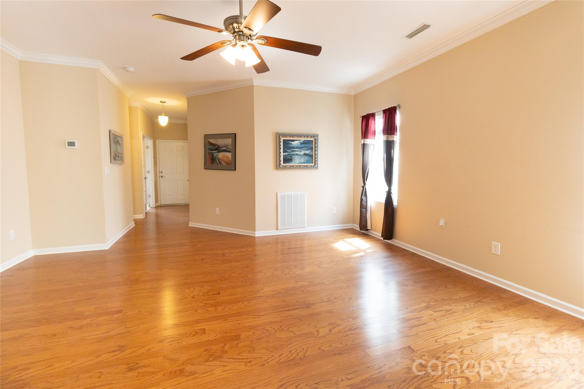 Single Family Residence at 5061 Newport Lakes Drive, Rock Hill, photo 10 of 20