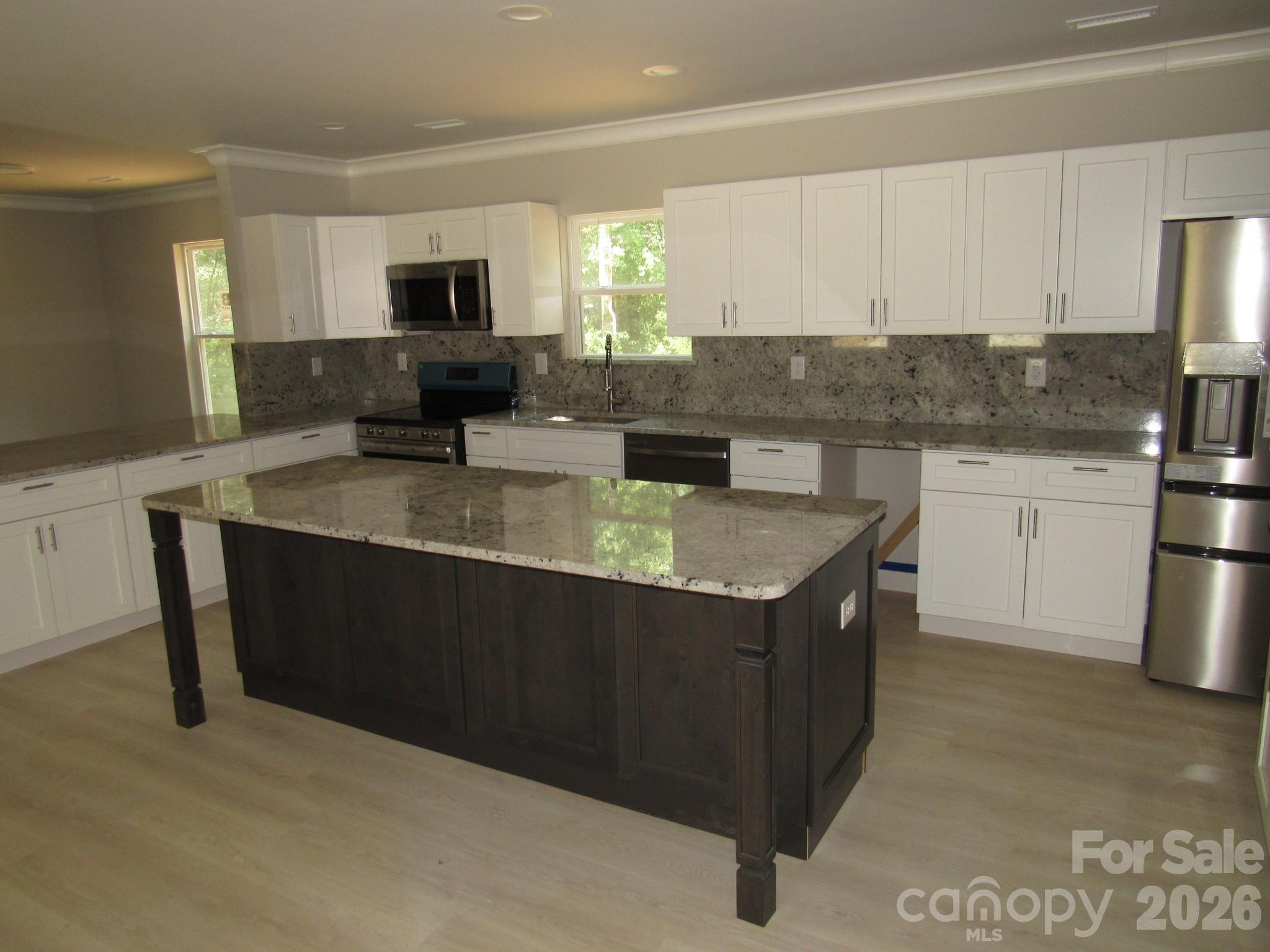 Single Family Residence at 92 Saint Charles Court, Hickory, photo 4 of 18