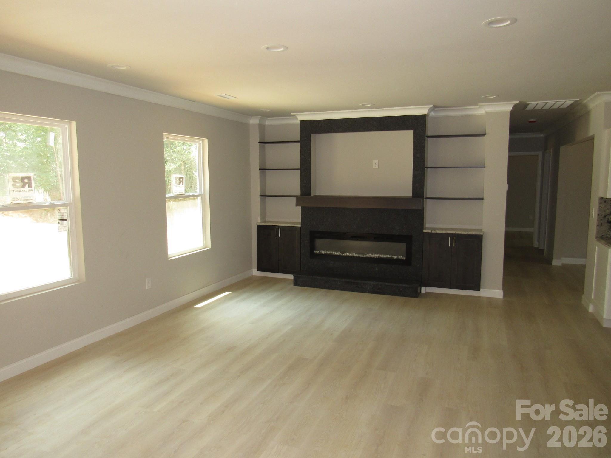 Single Family Residence at 92 Saint Charles Court, Hickory, photo 8 of 18