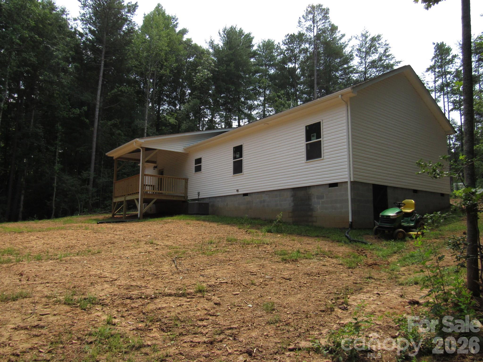 Single Family Residence at 92 Saint Charles Court, Hickory, photo 13 of 18