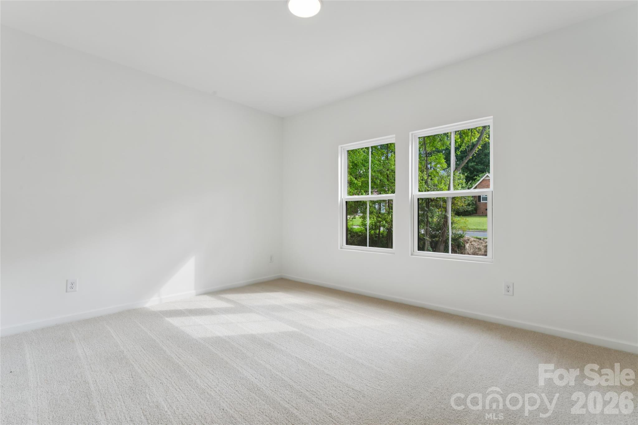 Single Family Residence at 1004 Oak Hill Drive, Monroe, photo 4 of 26