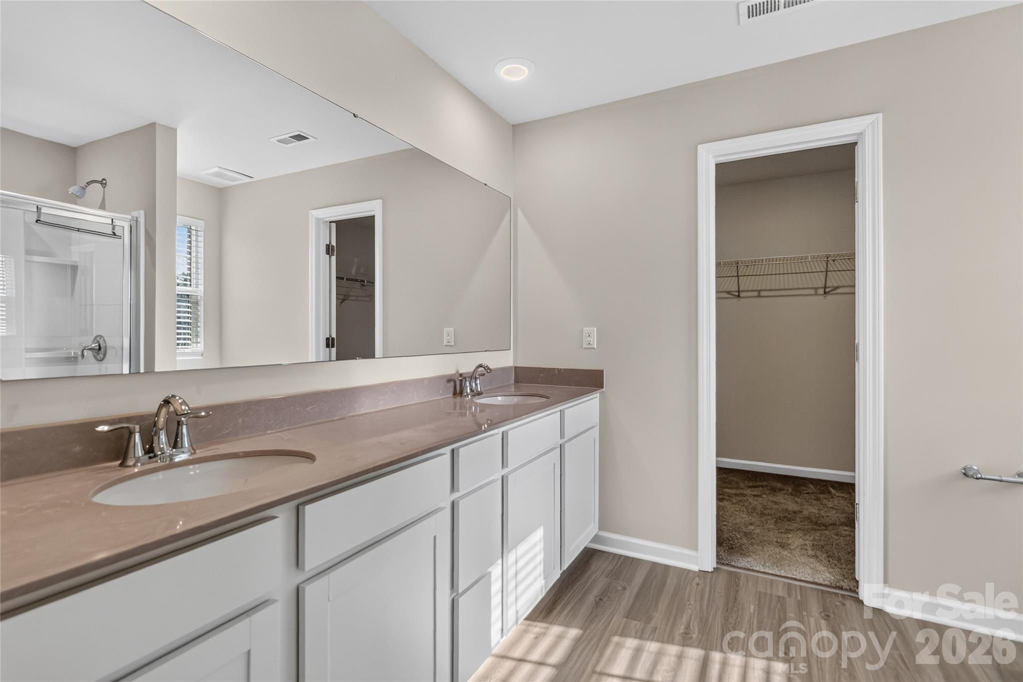 Ensuite with Dual Sinks - 1503 Forkhorn Drive, Monroe