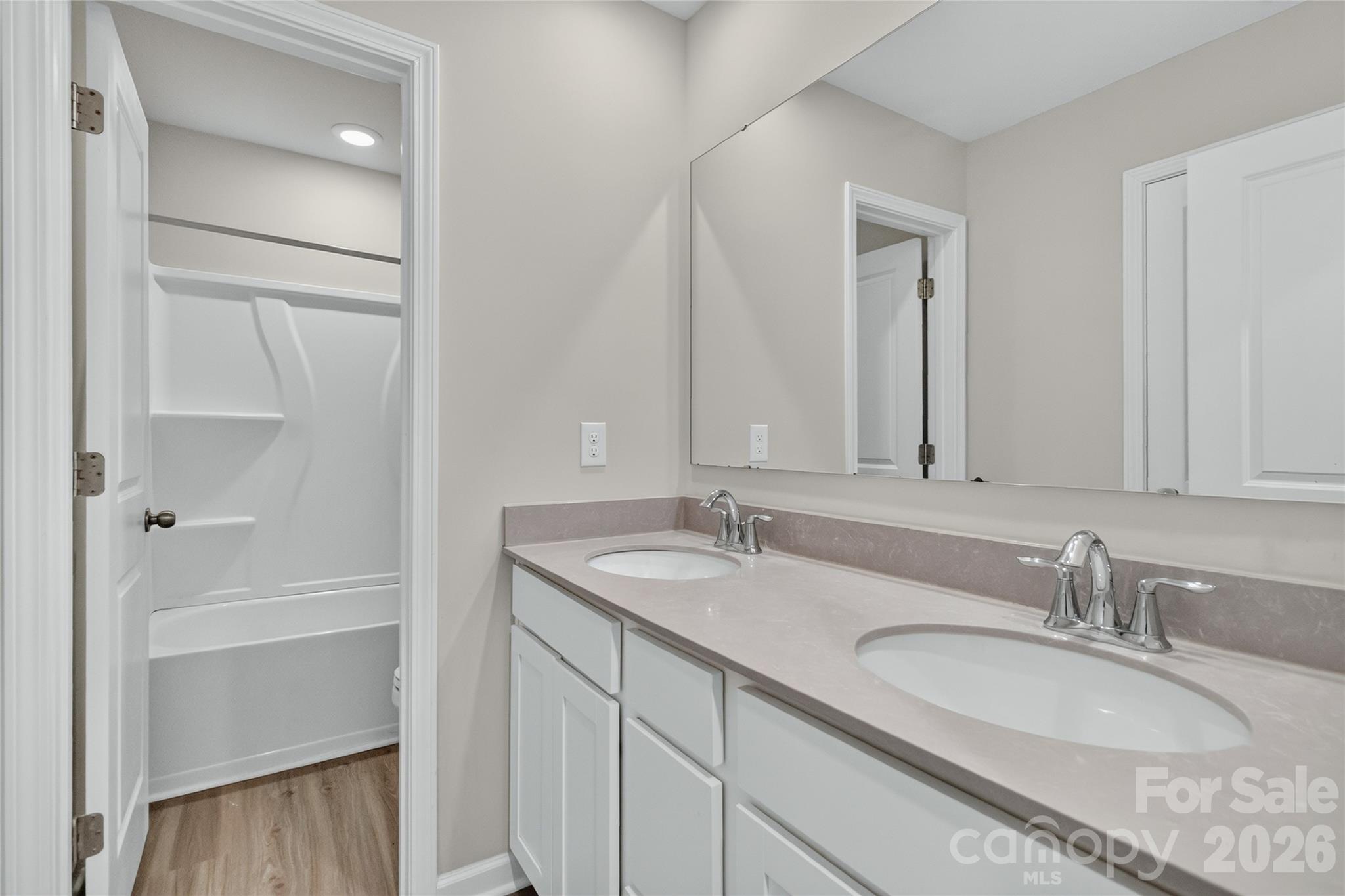 Upper Level Bathroom - 1503 Forkhorn Drive, Monroe