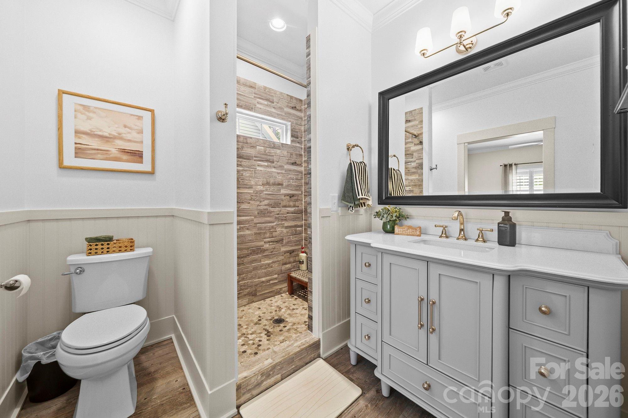 Primary Bathroom - 698 Lake Head Road, Norwood