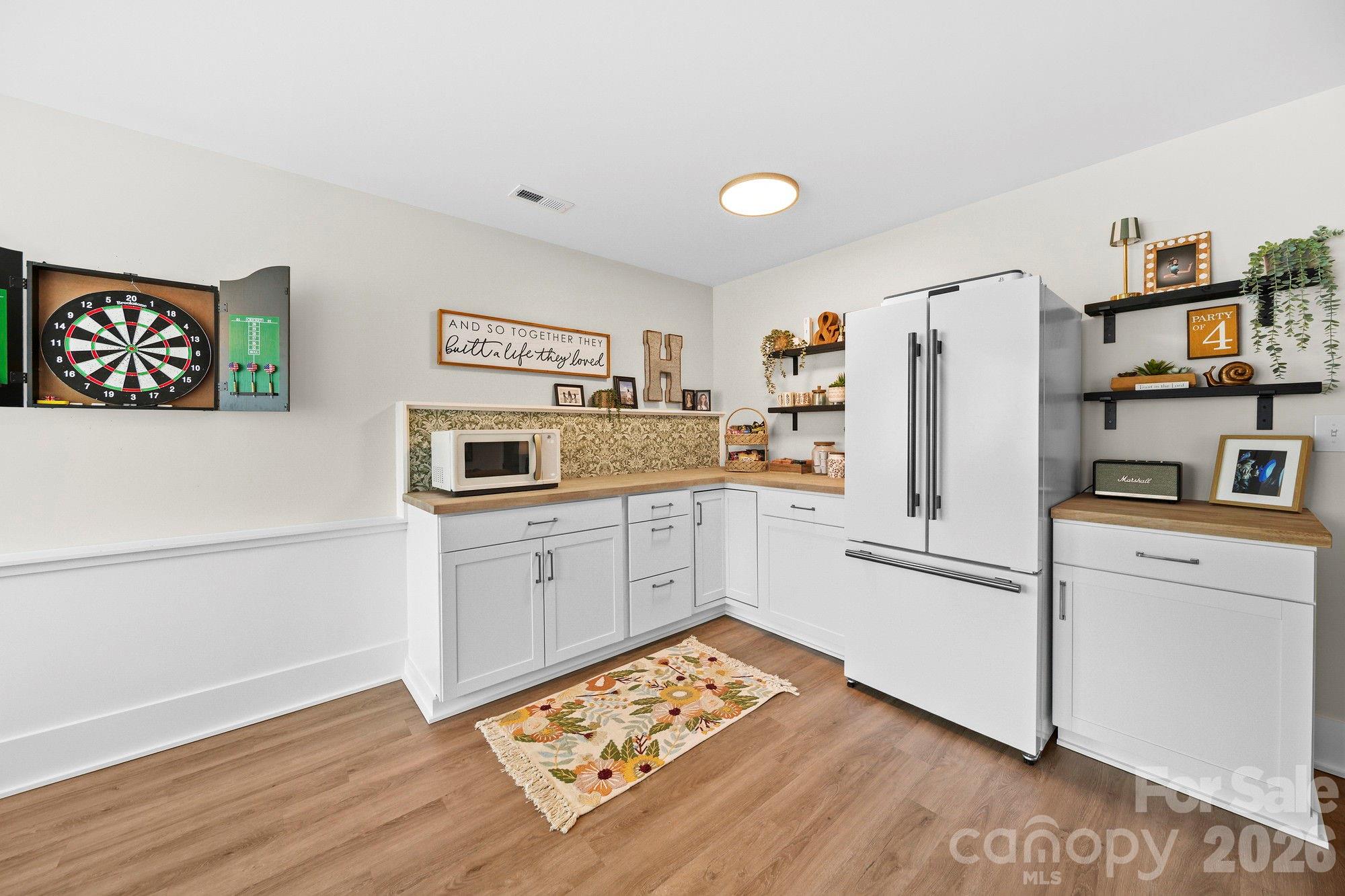Basement - Kitchenette - 698 Lake Head Road, Norwood