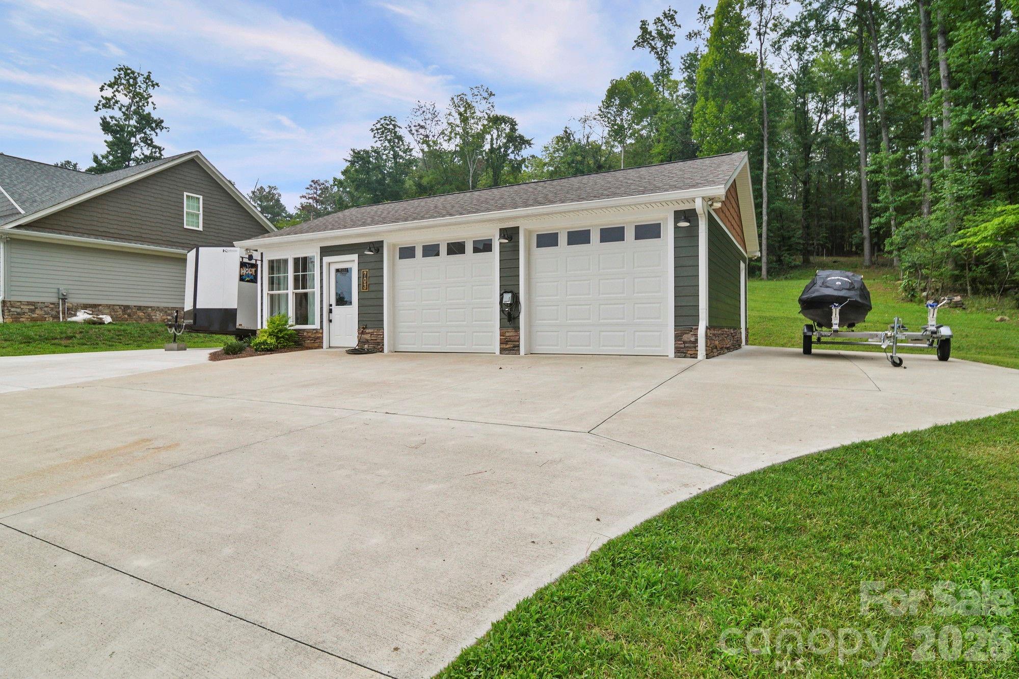 Detached Garage - 698 Lake Head Road, Norwood