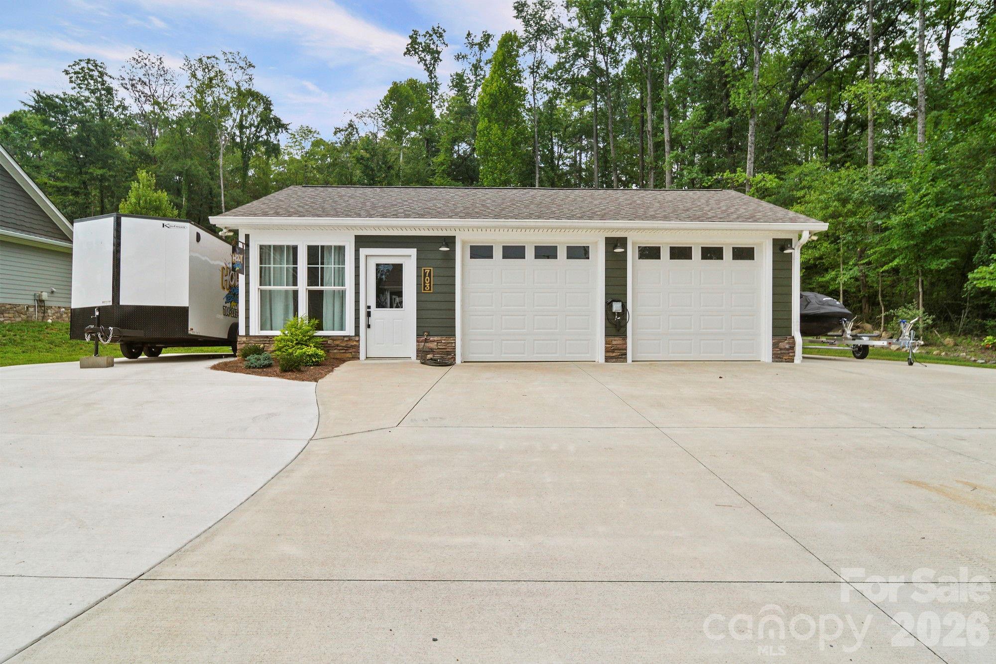 Detached Garage - 698 Lake Head Road, Norwood