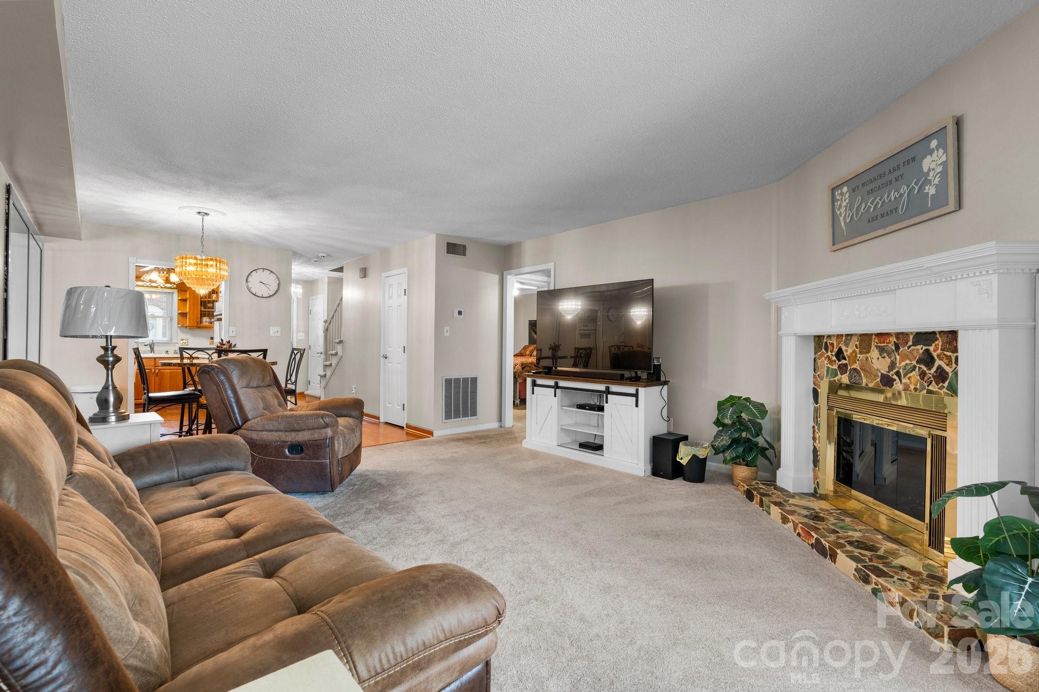 Townhouse at 1330 5th Street NE, Hickory, photo 4 of 23