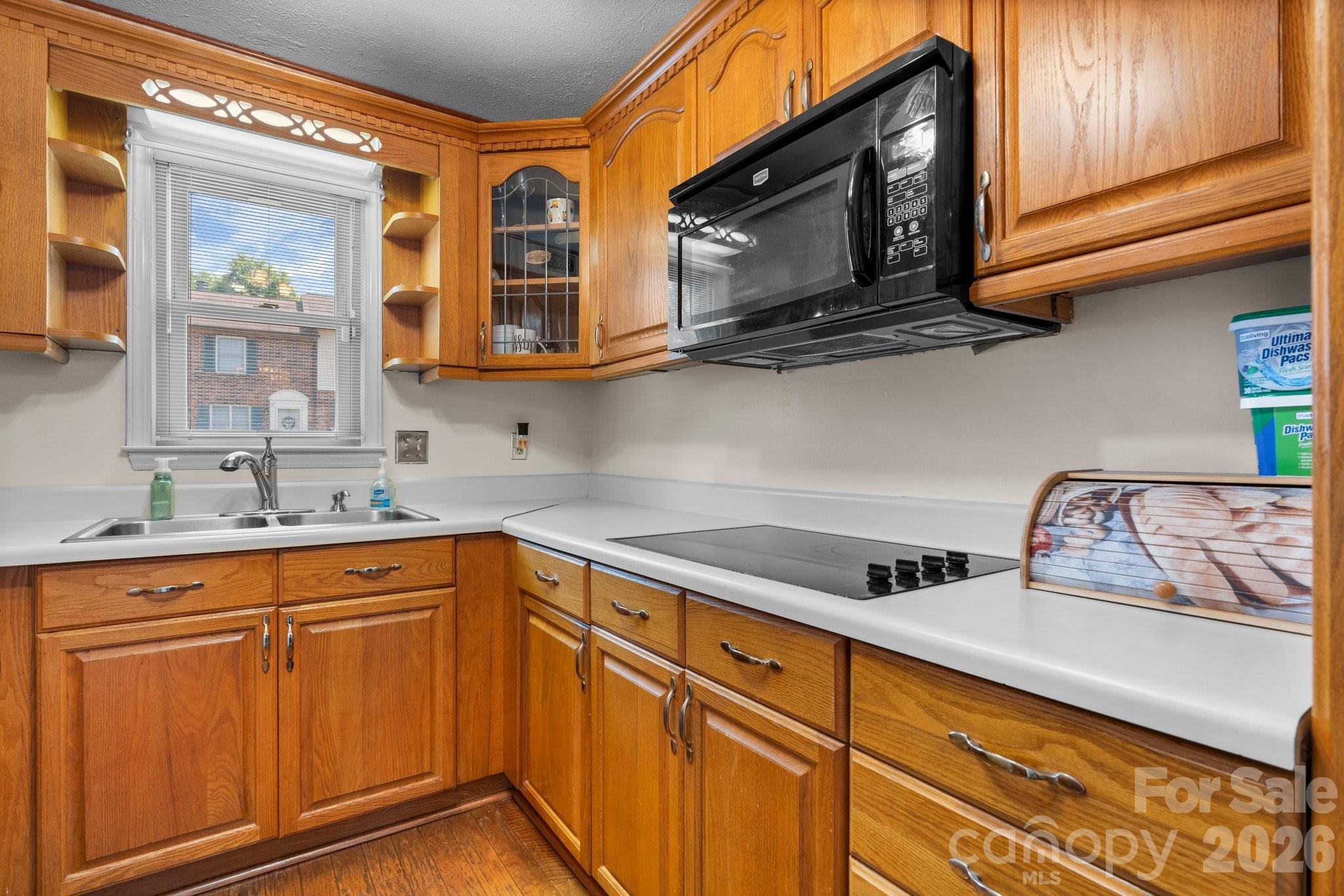 Townhouse at 1330 5th Street NE, Hickory, photo 6 of 23