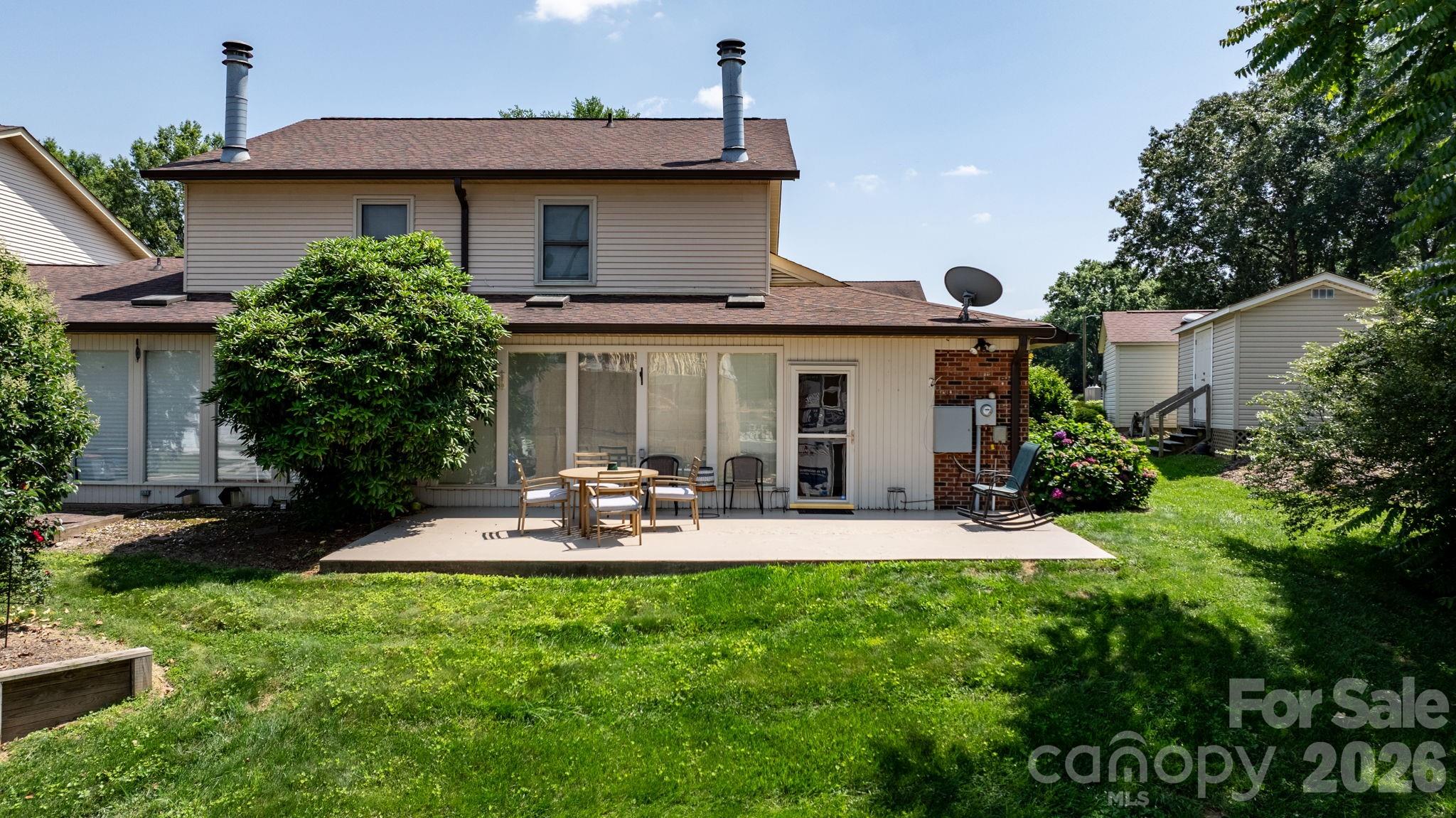 Townhouse at 1330 5th Street NE, Hickory, photo 22 of 23