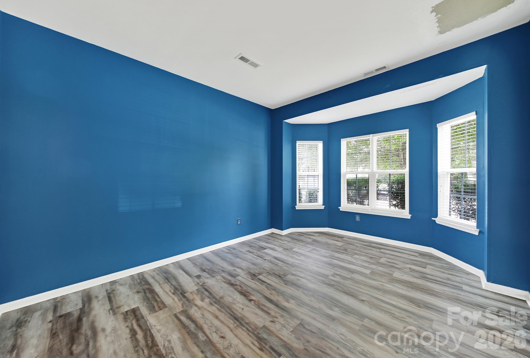 Single Family Residence at 898 Coach House Court, Rock Hill, photo 5 of 46