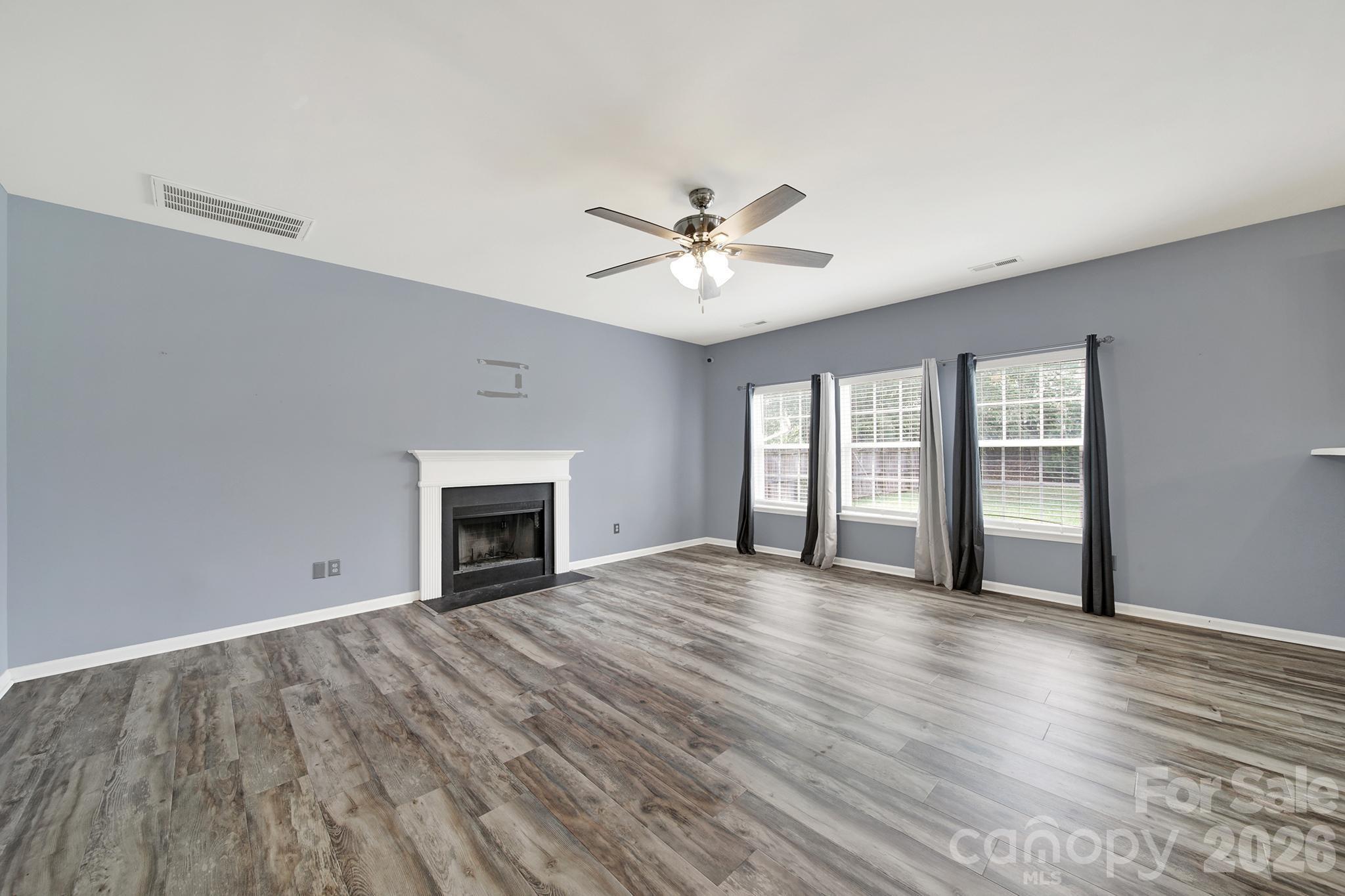 Single Family Residence at 898 Coach House Court, Rock Hill, photo 19 of 46