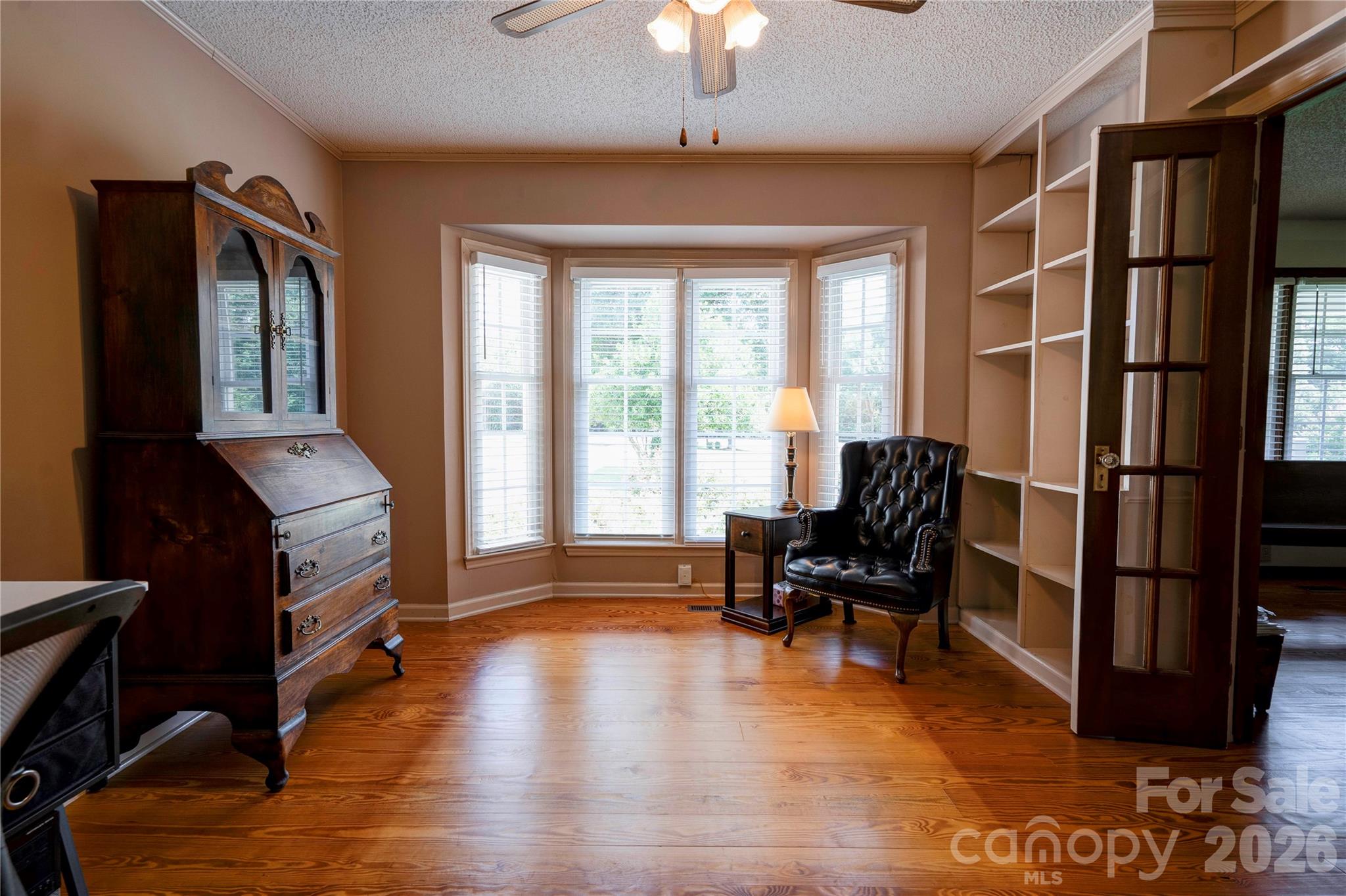 Den - 719 W Zion Church Road, Shelby
