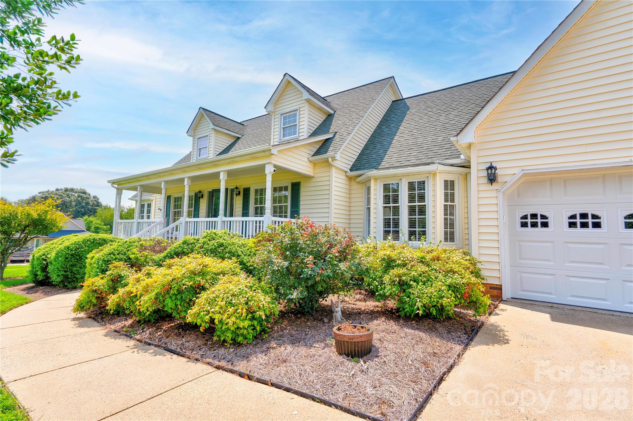 Front - 719 W Zion Church Road, Shelby