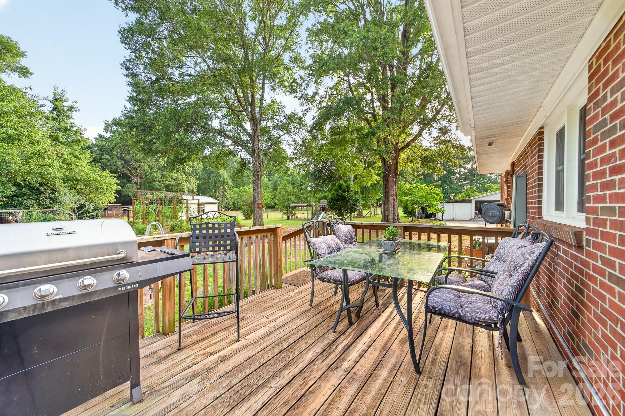 Back Deck - 561 N Shiloh Road, York