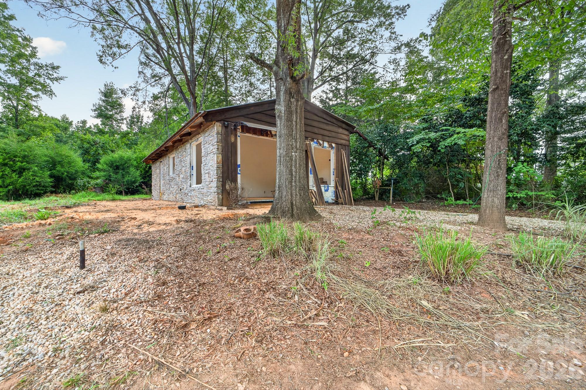 Unfinished building (Outbuilding 4) - 561 N Shiloh Road, York