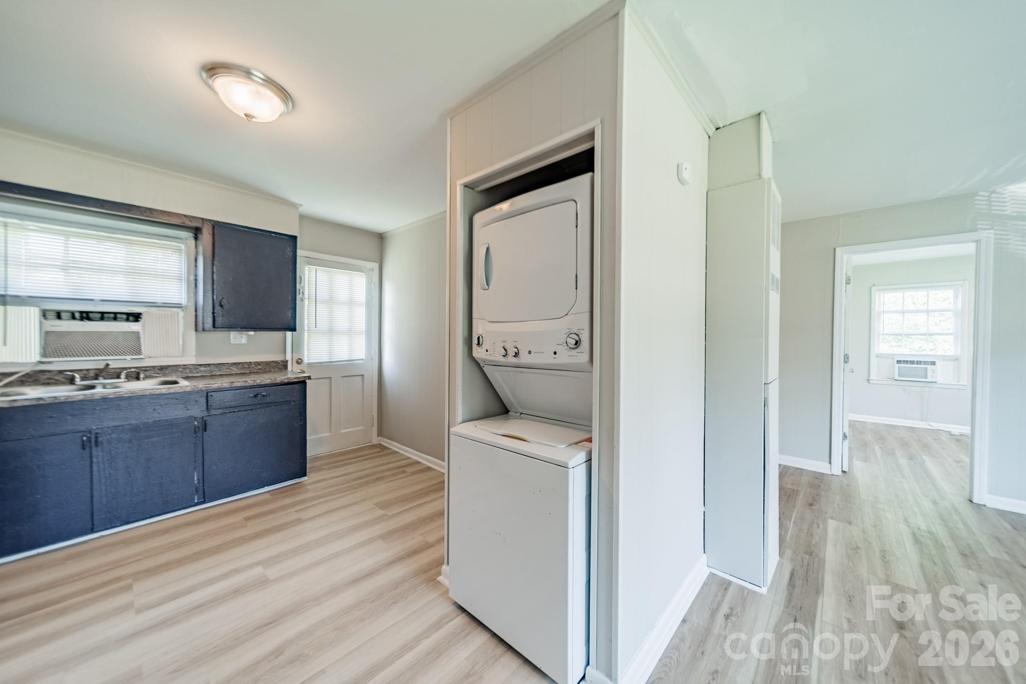 Duplex at 402 E Webb Street, Dallas, photo 13 of 21
