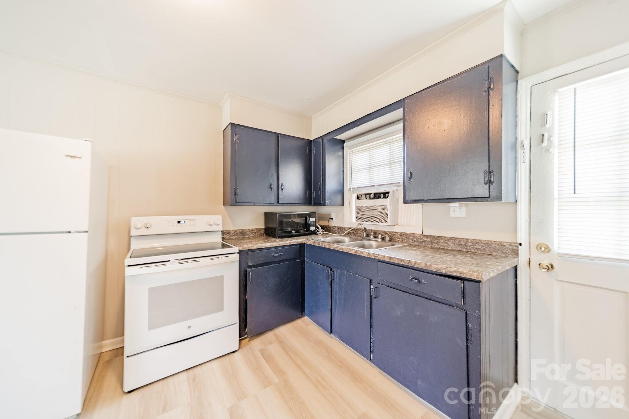 Duplex at 402 E Webb Street, Dallas, photo 15 of 21