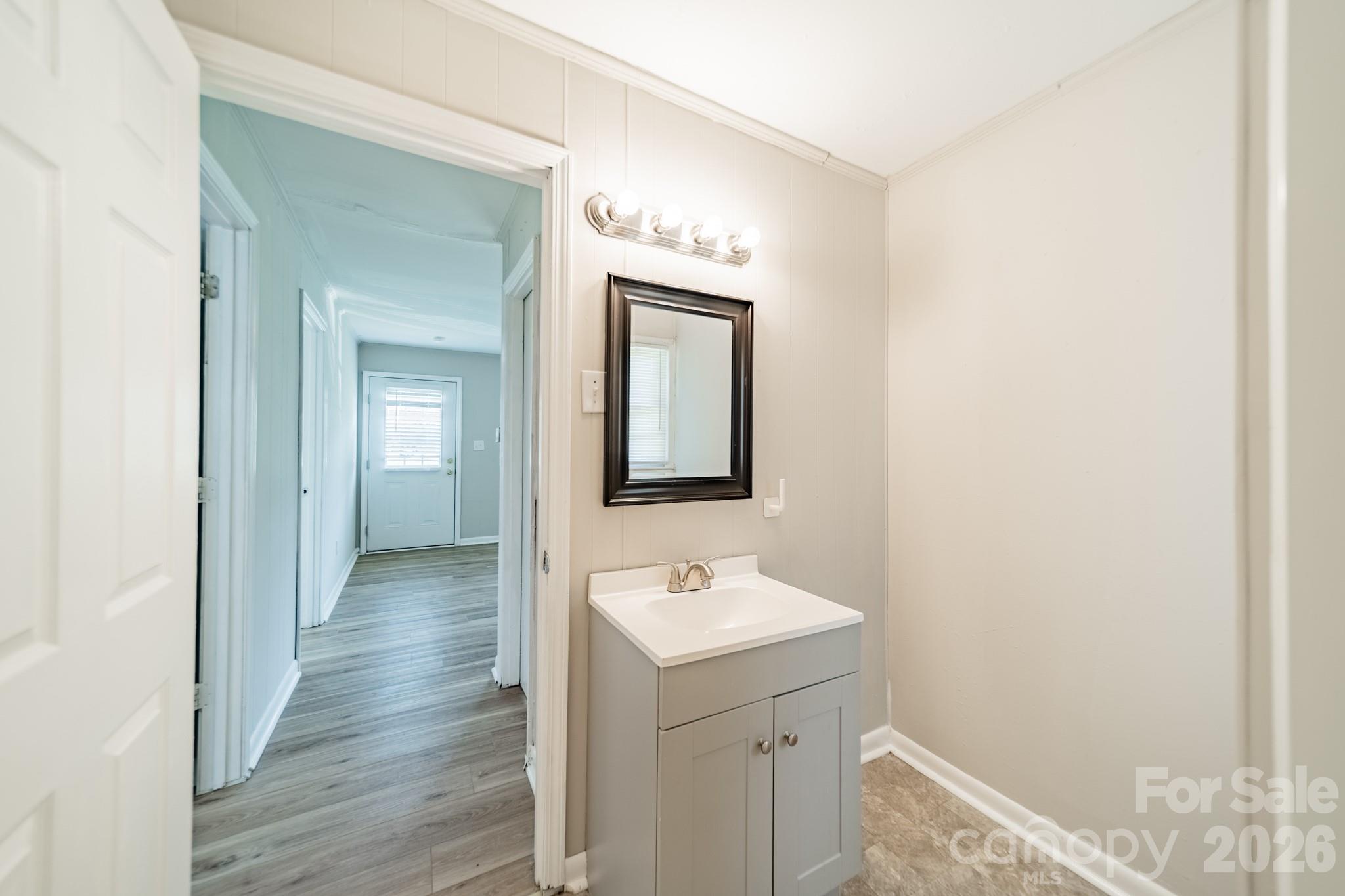Duplex at 402 E Webb Street, Dallas, photo 19 of 21